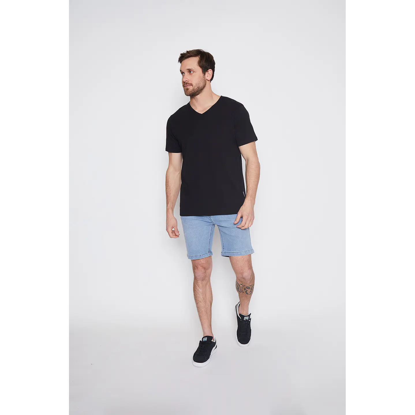 Polera Hombre Cuello V Negro Familyshop 2