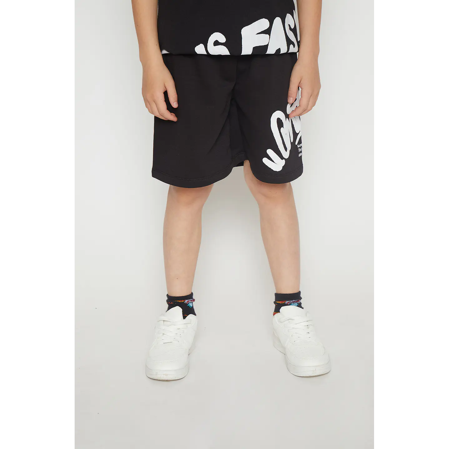 Bermuda Niño Letras Urban Negro Familyshop 1