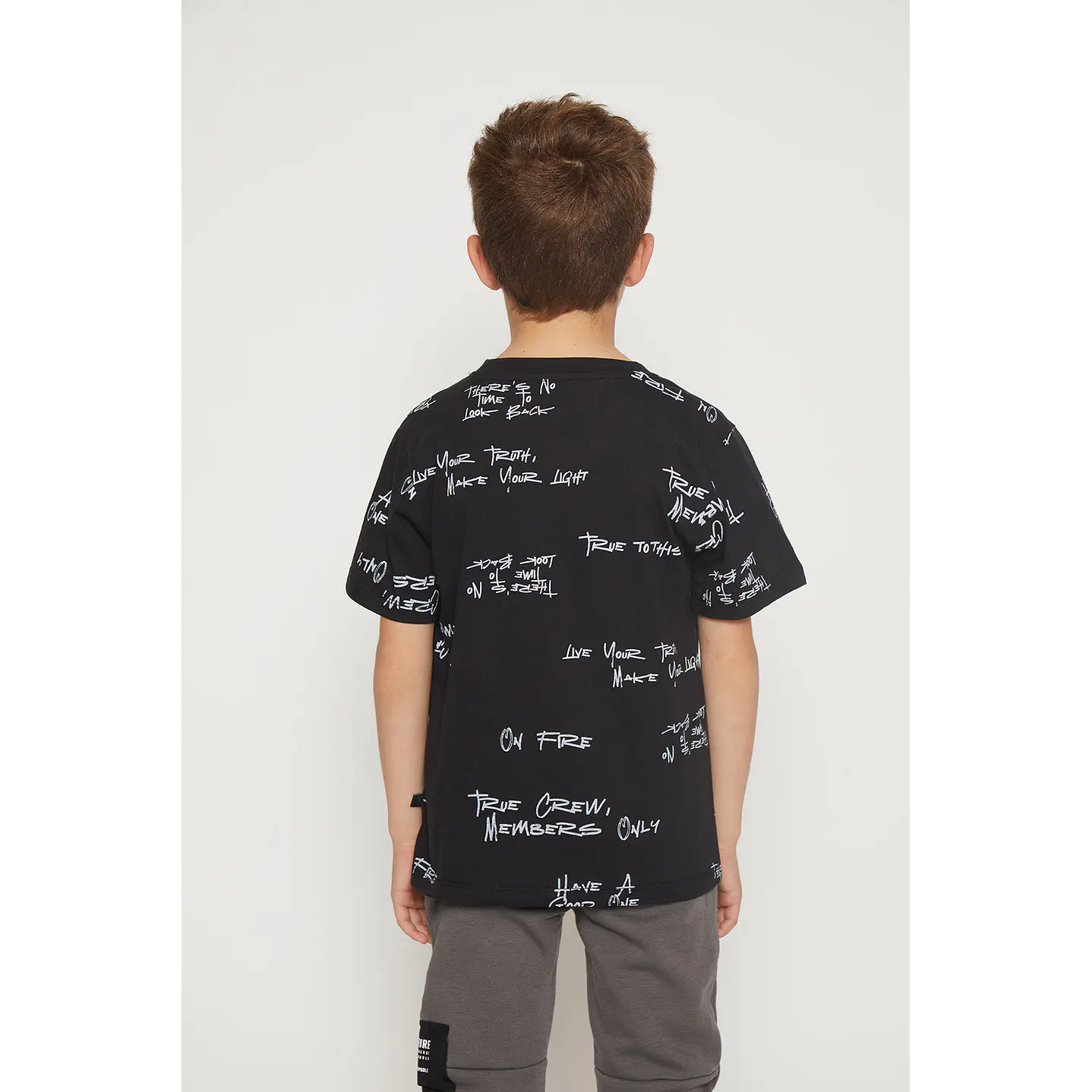 Polera Niño Letras Negro Familyshop 2