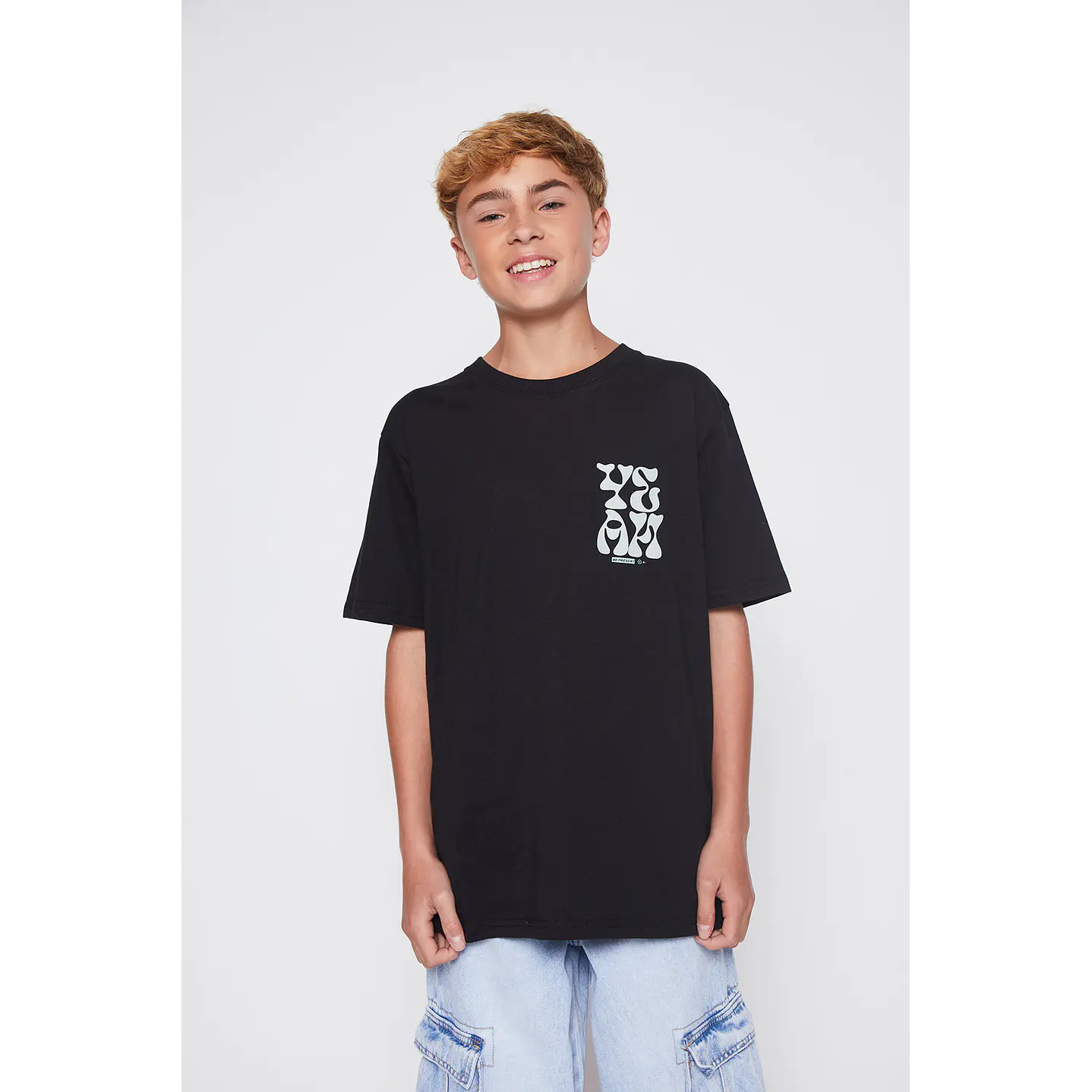Polera Lolo Caligrafía Negro Familyshop 1