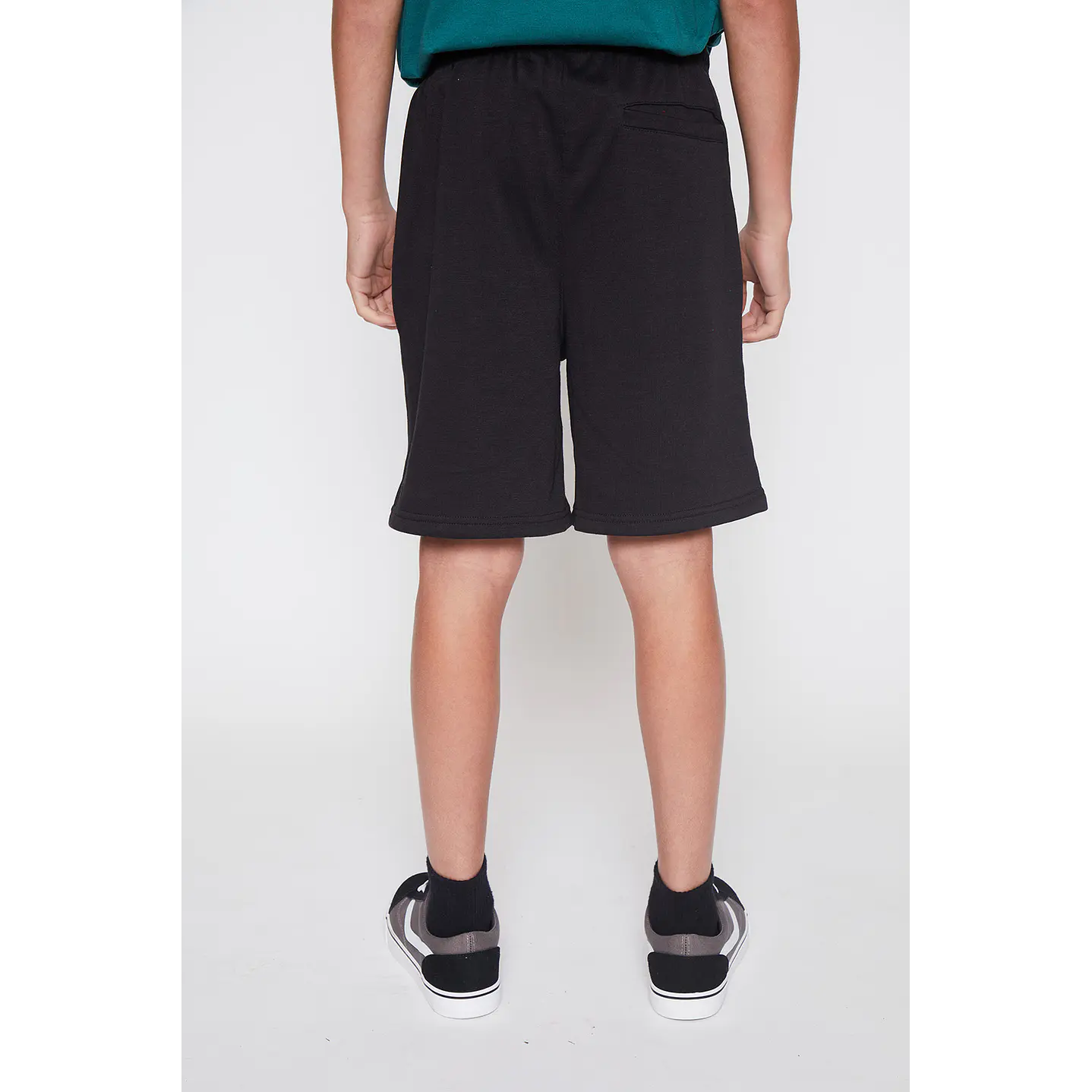 Bermuda Lolo Varsity Negro Familyshop 3