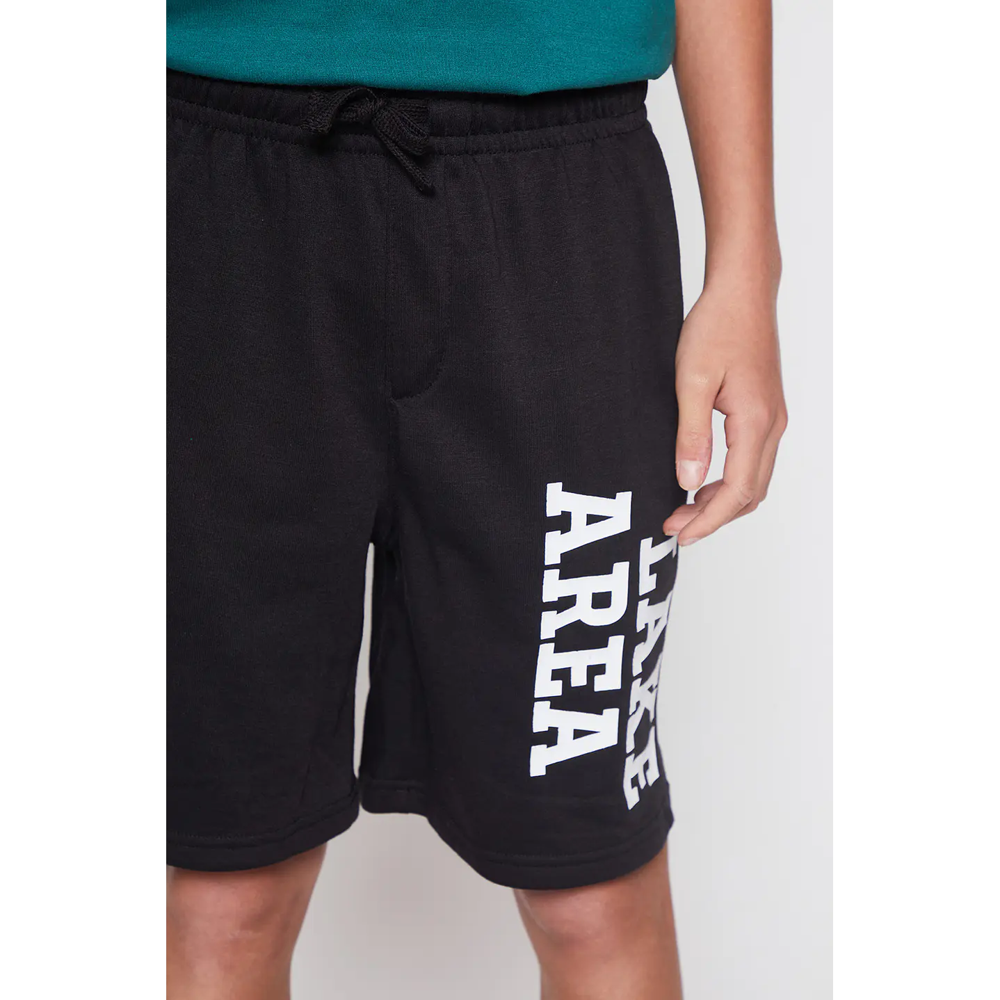 Bermuda Lolo Varsity Negro Familyshop 4