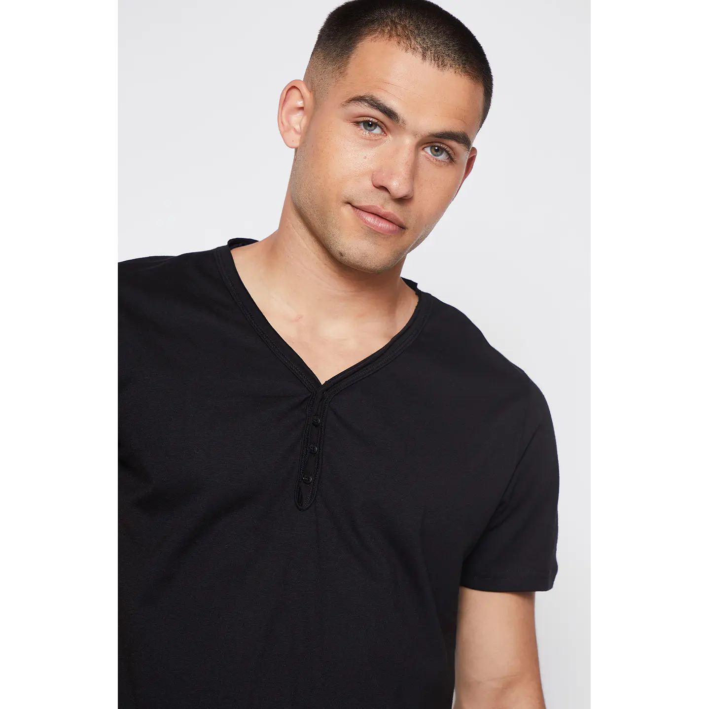 Polera Hombre Hb Botones Negro Familyshop 4