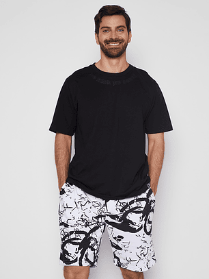 Polera Hombre Letras Cuello Negro Familyshop