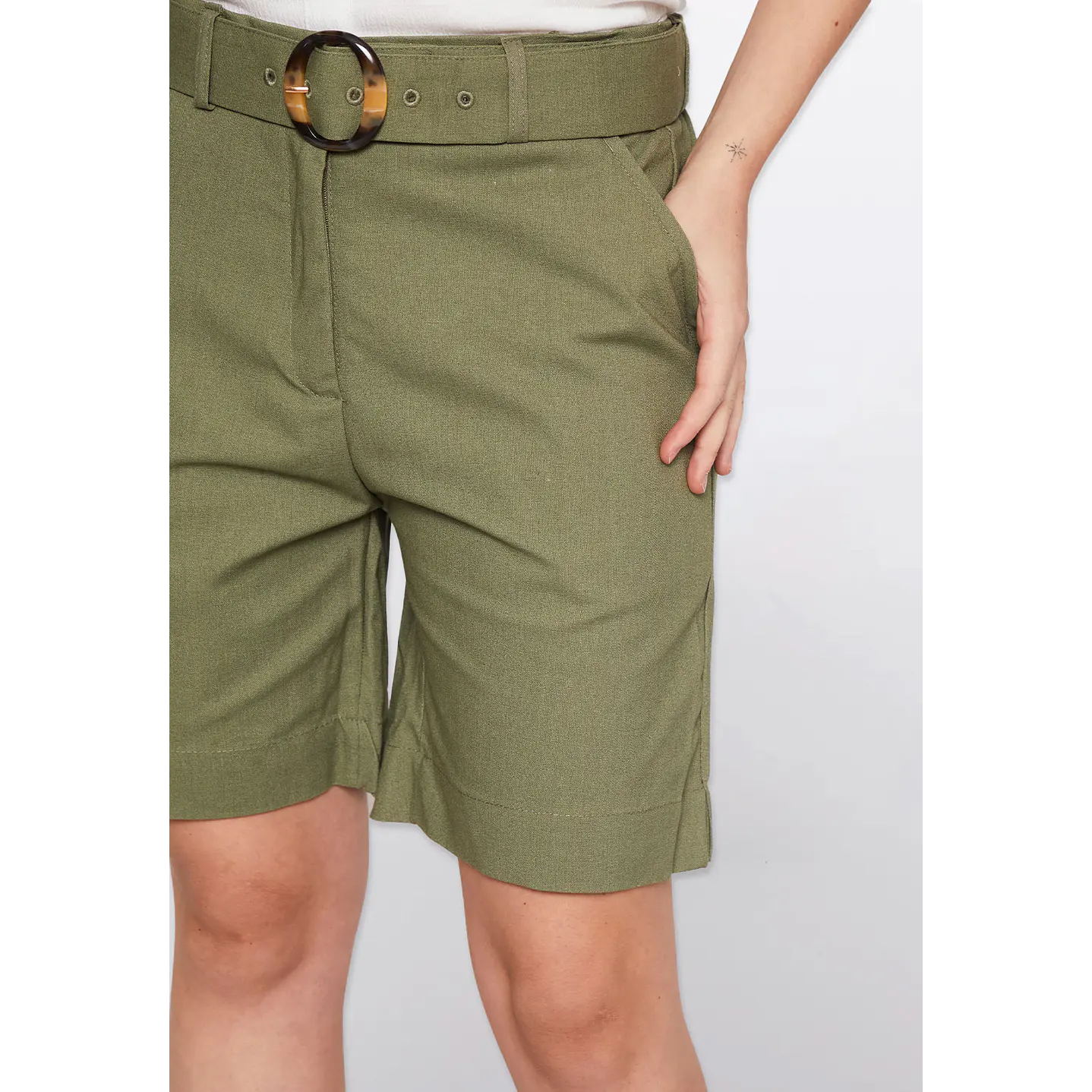 Short Mujer Lino Hebilla Verde Familyshop 3