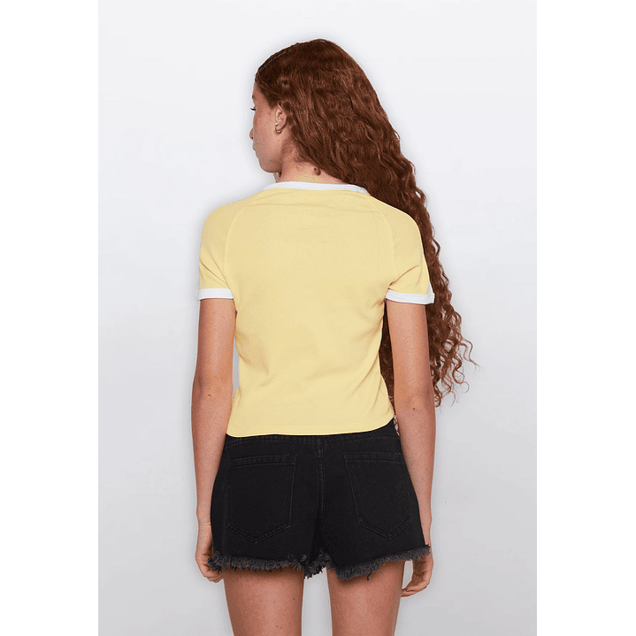 Polera Lola Sport Preppy Amarillo Familyshop 4
