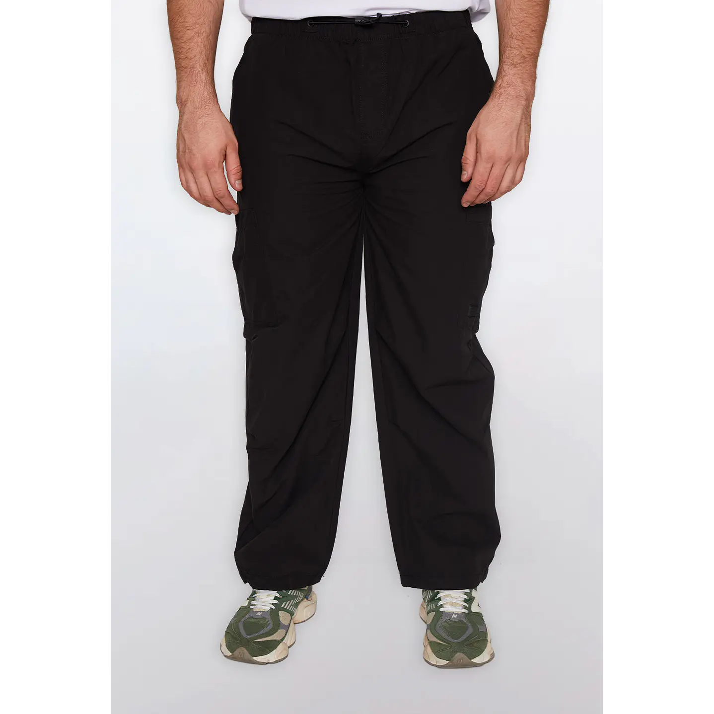 Pantalón Hombre Parachute Negro Familyshop 1