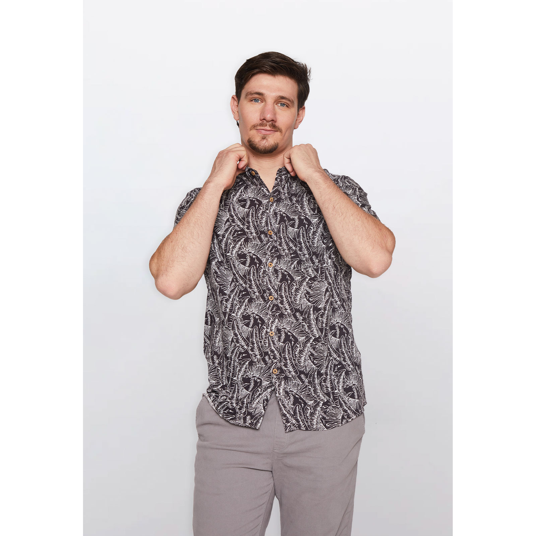 Camisa Hombre Hojas Negro Familyshop 1