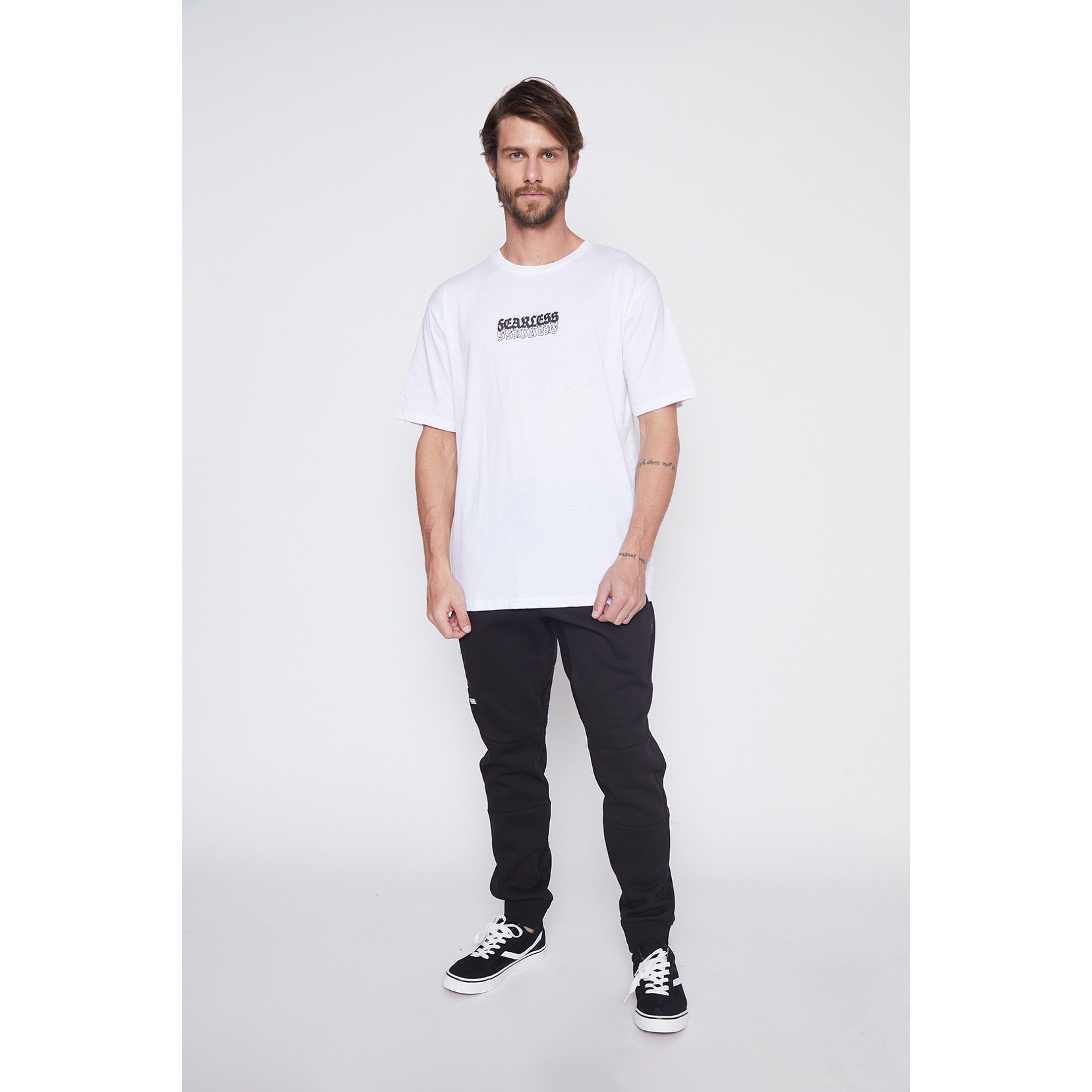 Polera Cruz Graffiti Hombre Blanco Familyshop 2