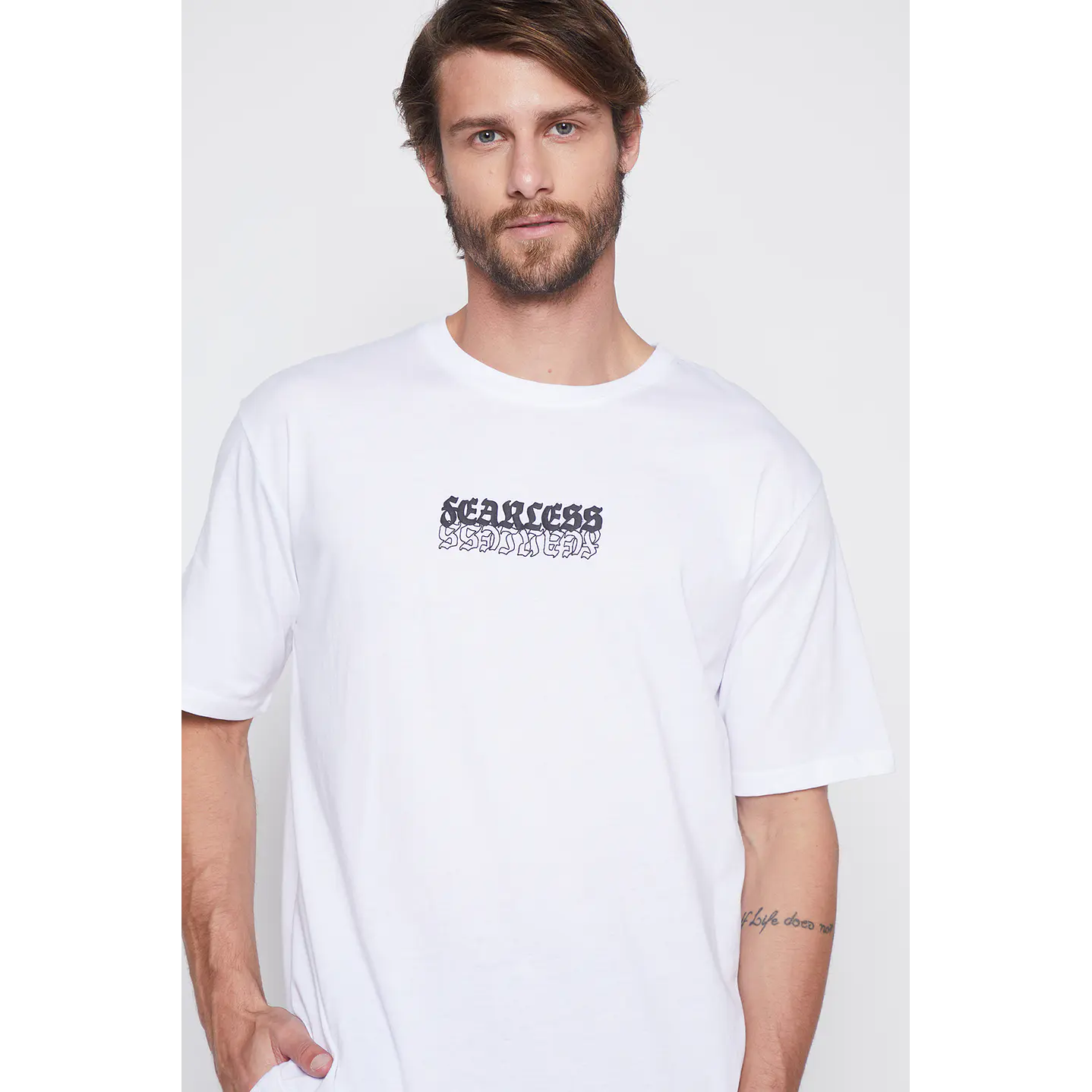 Polera Cruz Graffiti Hombre Blanco Familyshop 1