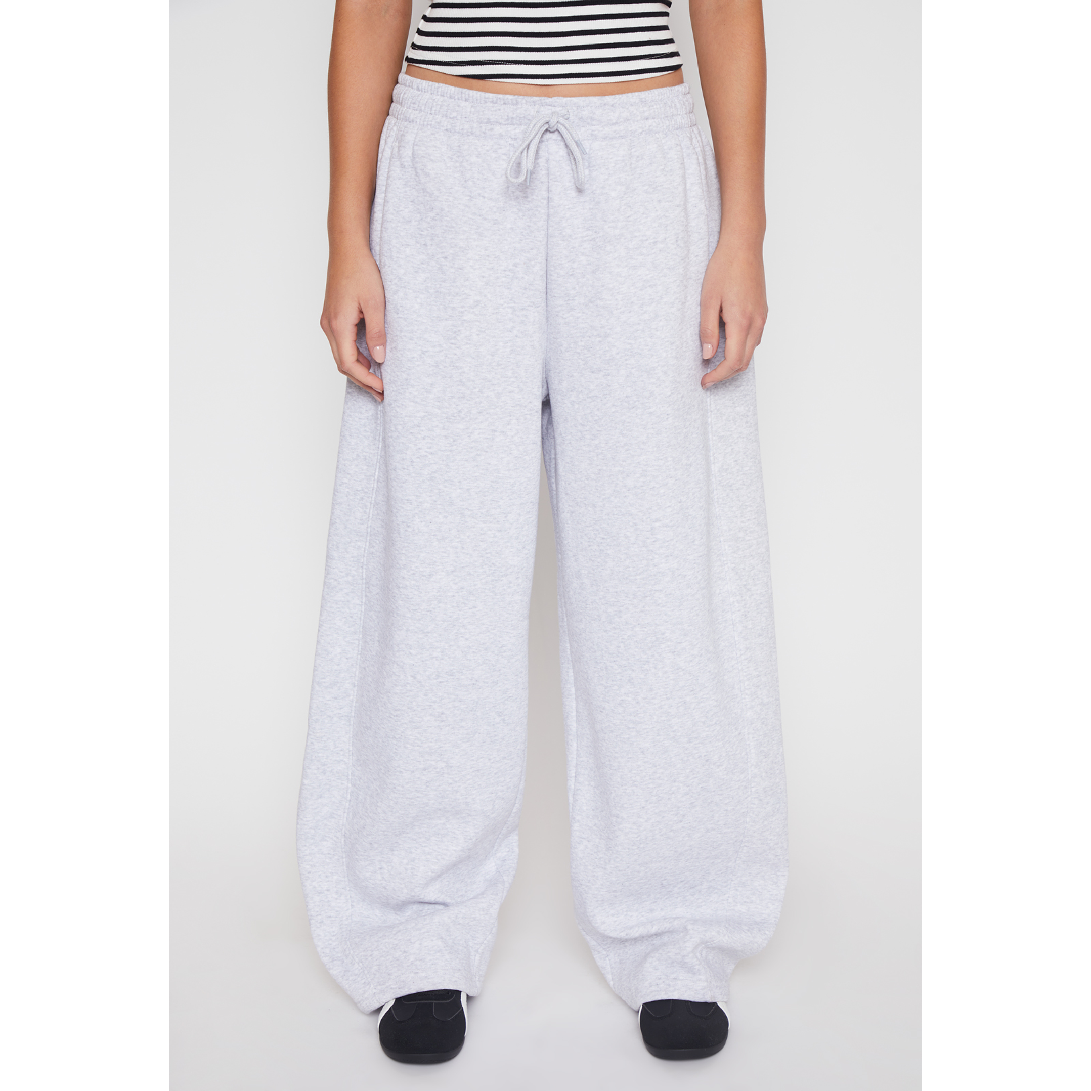 Pantalón Buzo Barrel Mujer Gris Familyshop 1