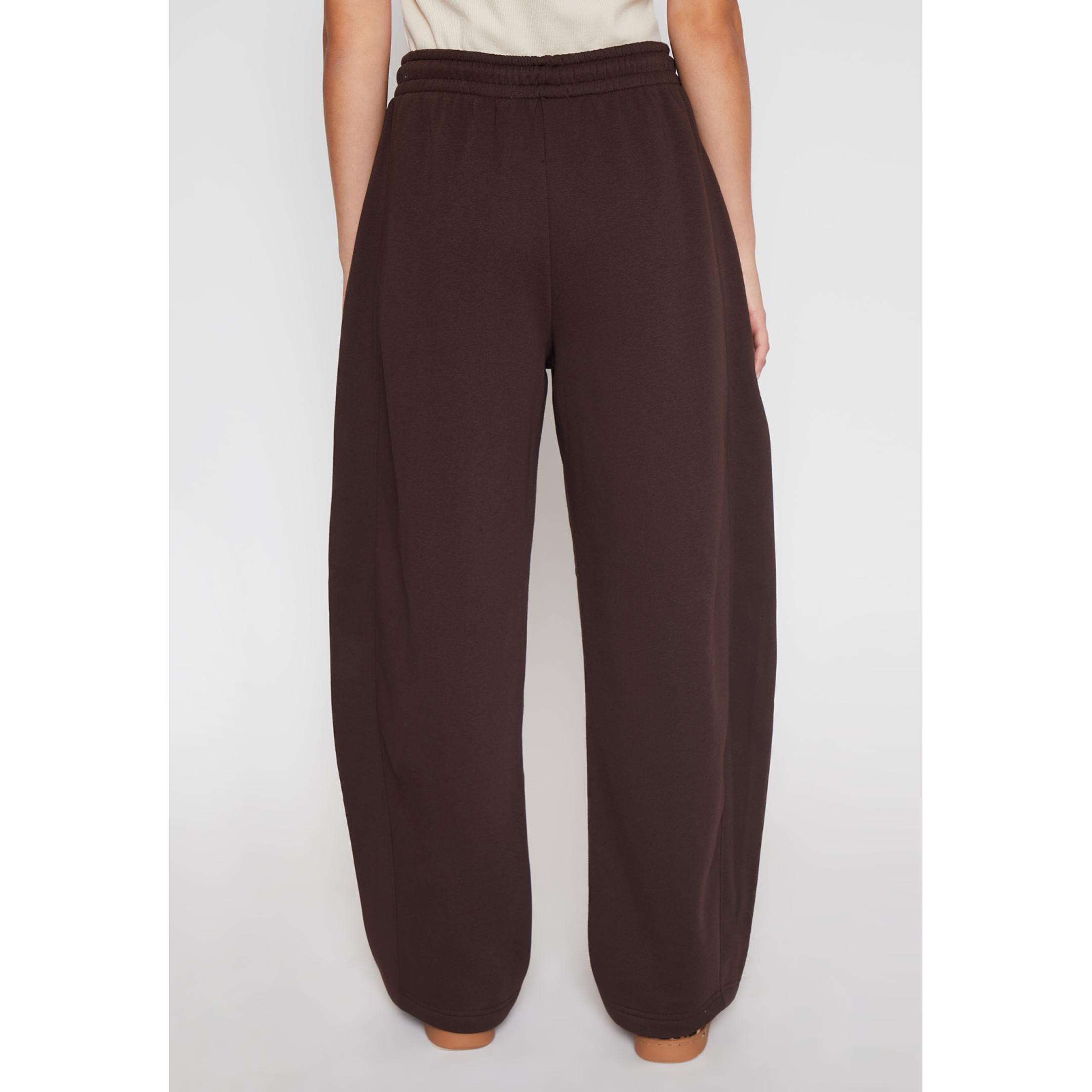 Pantalón Buzo Barrel Mujer Café Familyshop 3