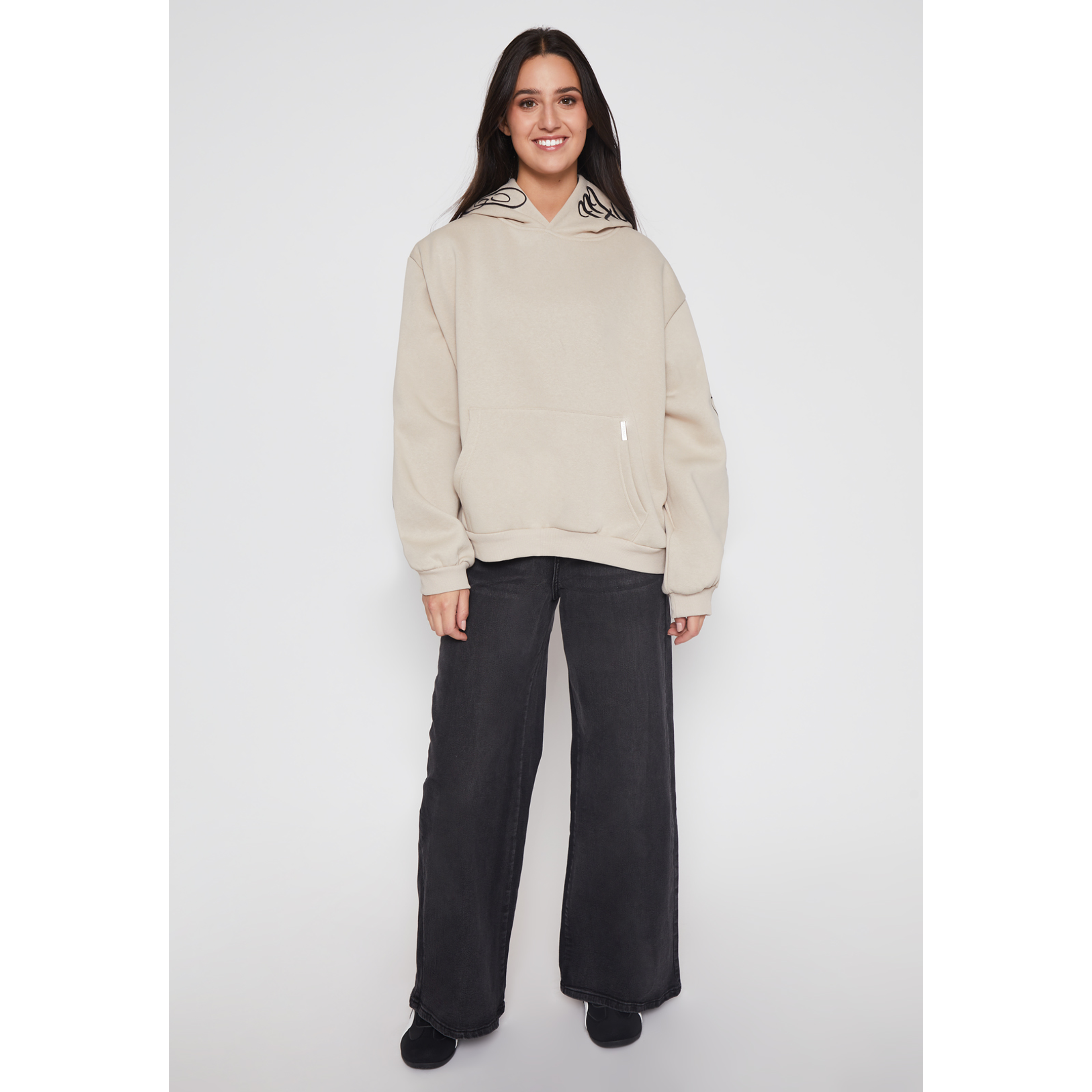 Polerón Bordado Letra Mujer Beige Familyshop 2