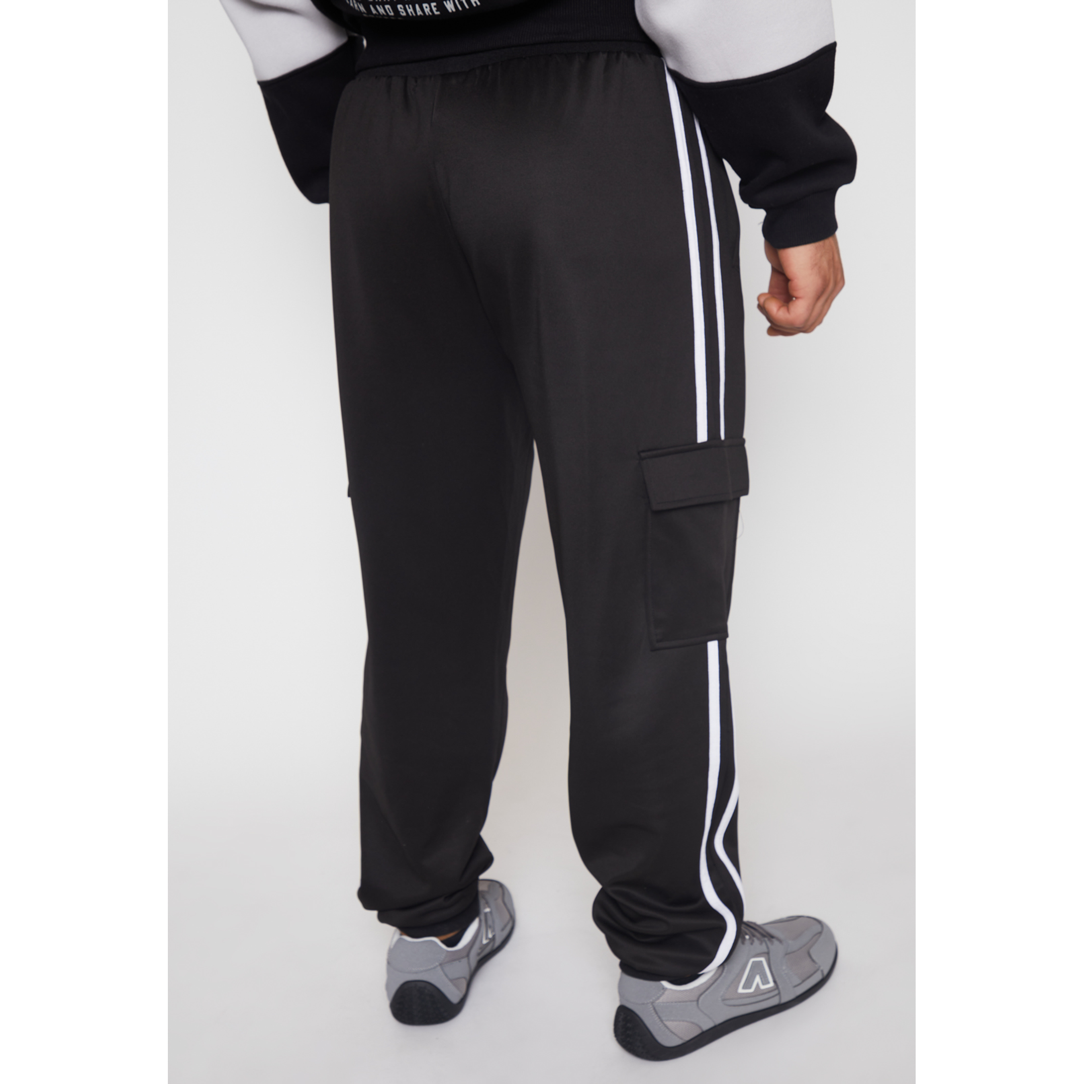 Pantalón Buzo Cargo Costado Hombre Negro Familyshop 3