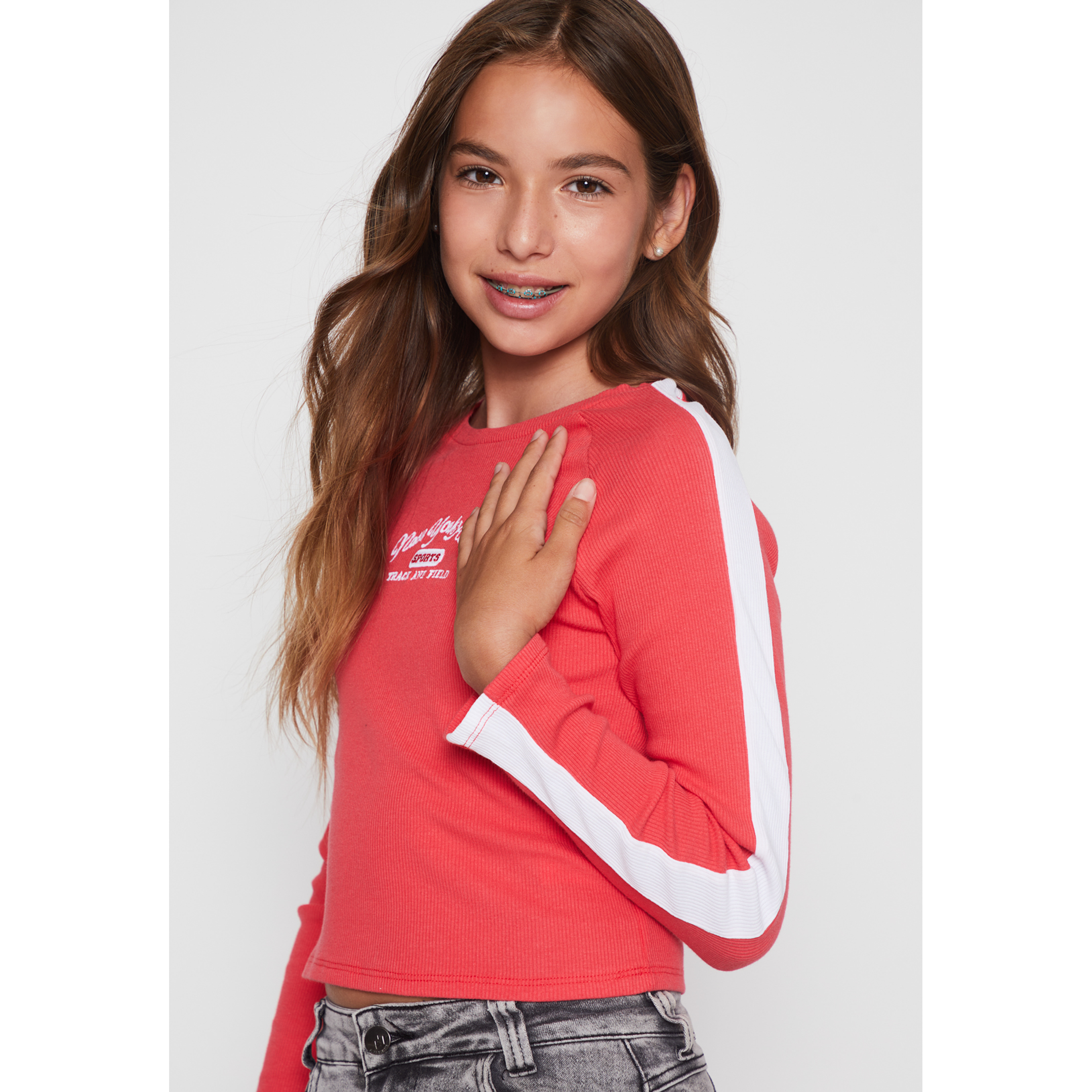 Polera Varsity Bordado Lola Rojo Familyshop 6