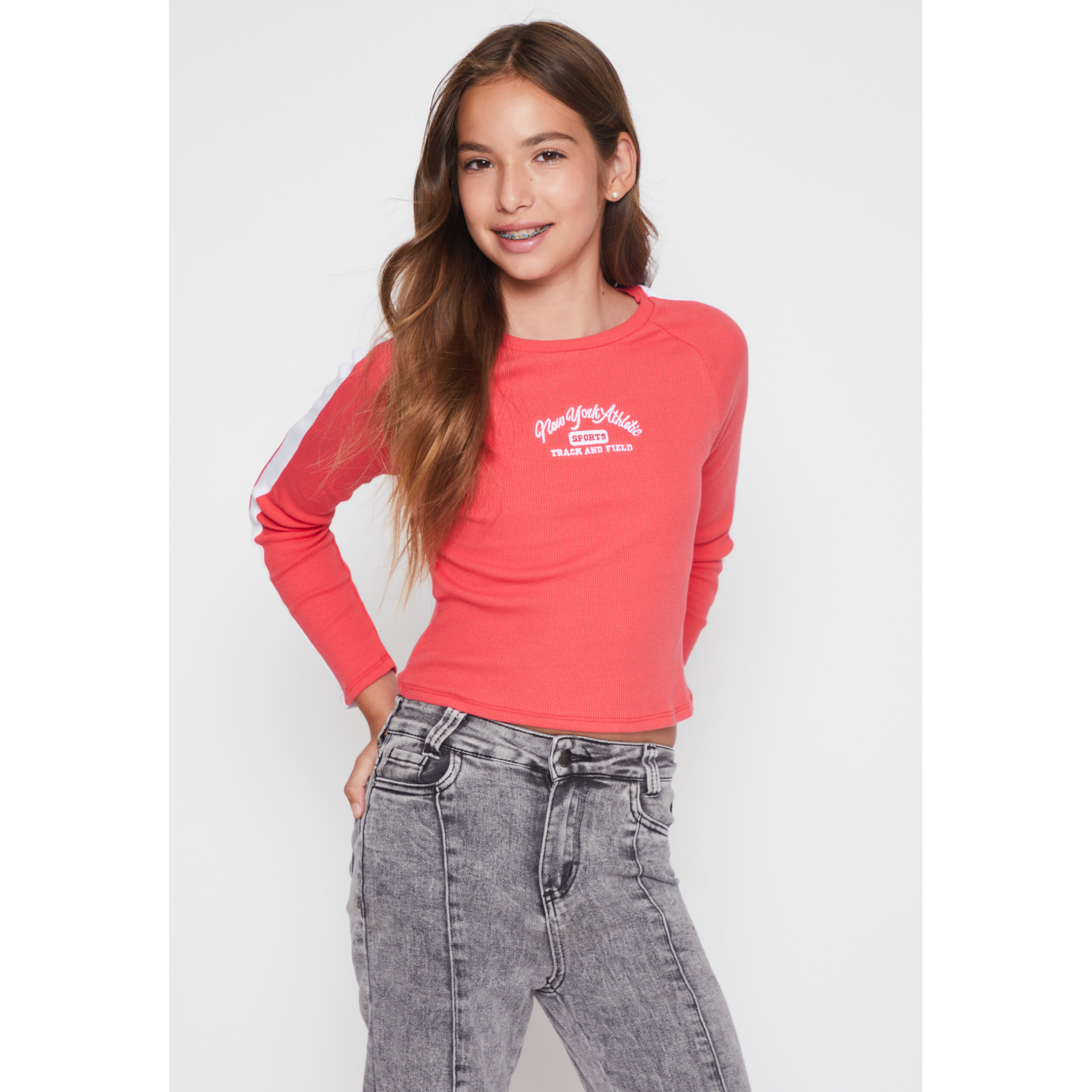 Polera Varsity Bordado Lola Rojo Familyshop 1