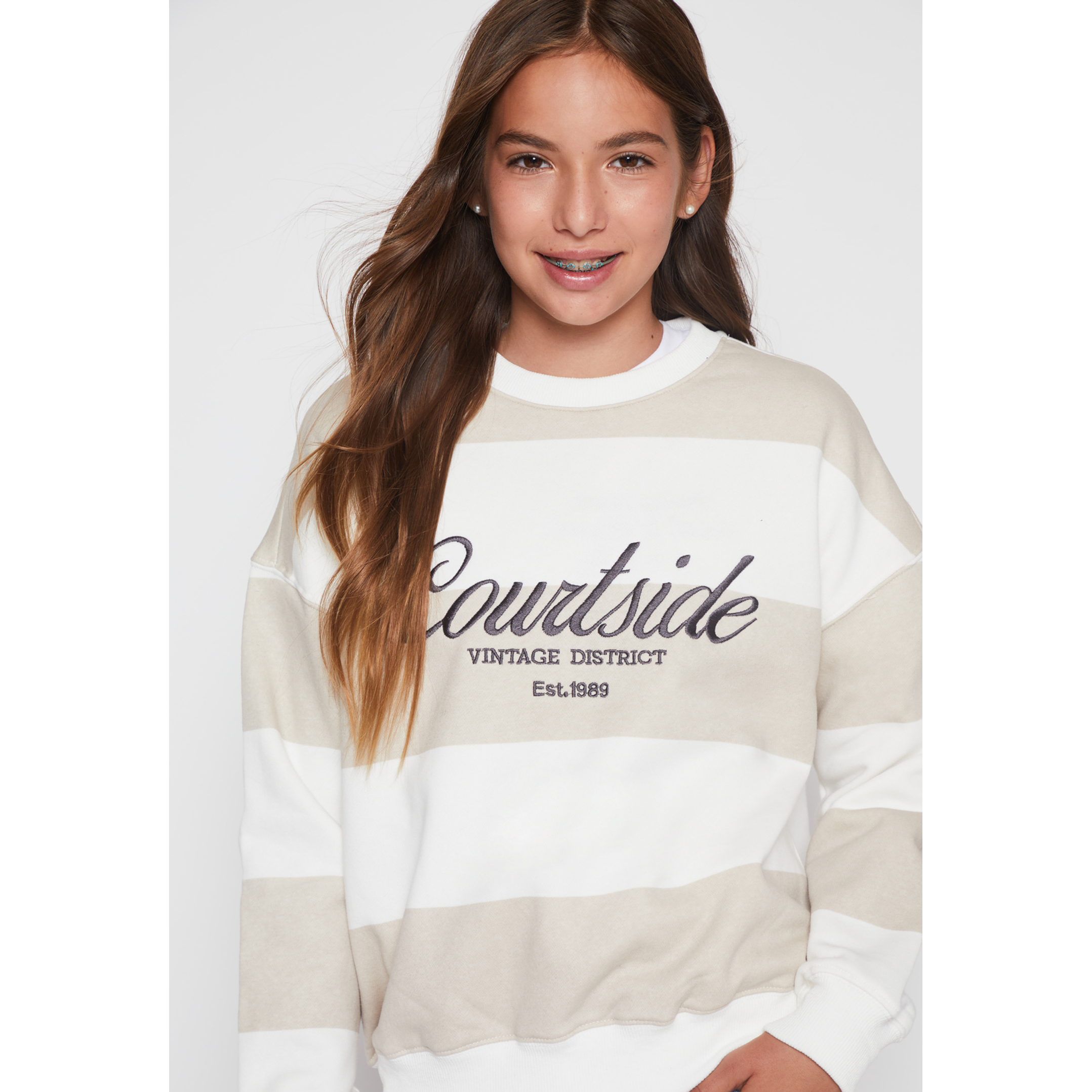 Polerón Bordado Courtside Lola Beige Familyshop 3