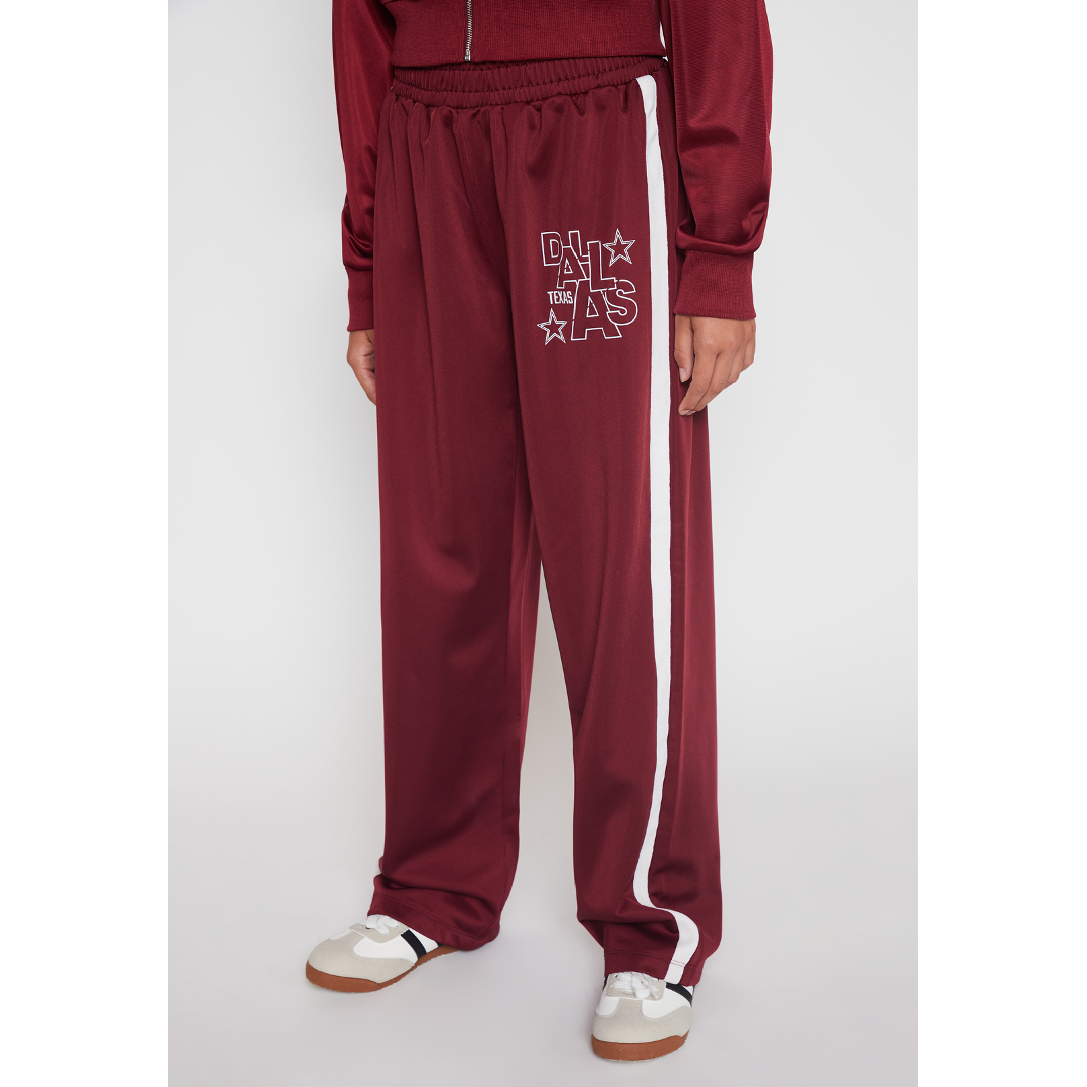 Pantalón Buzo Banda Lateral Lola Burdeo Familyshop 1