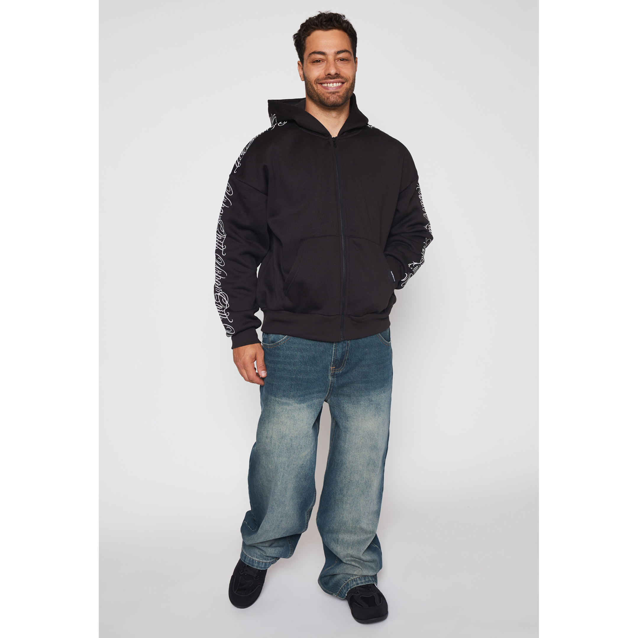 Polerón Bordado Hombre Negro Familyshop 2