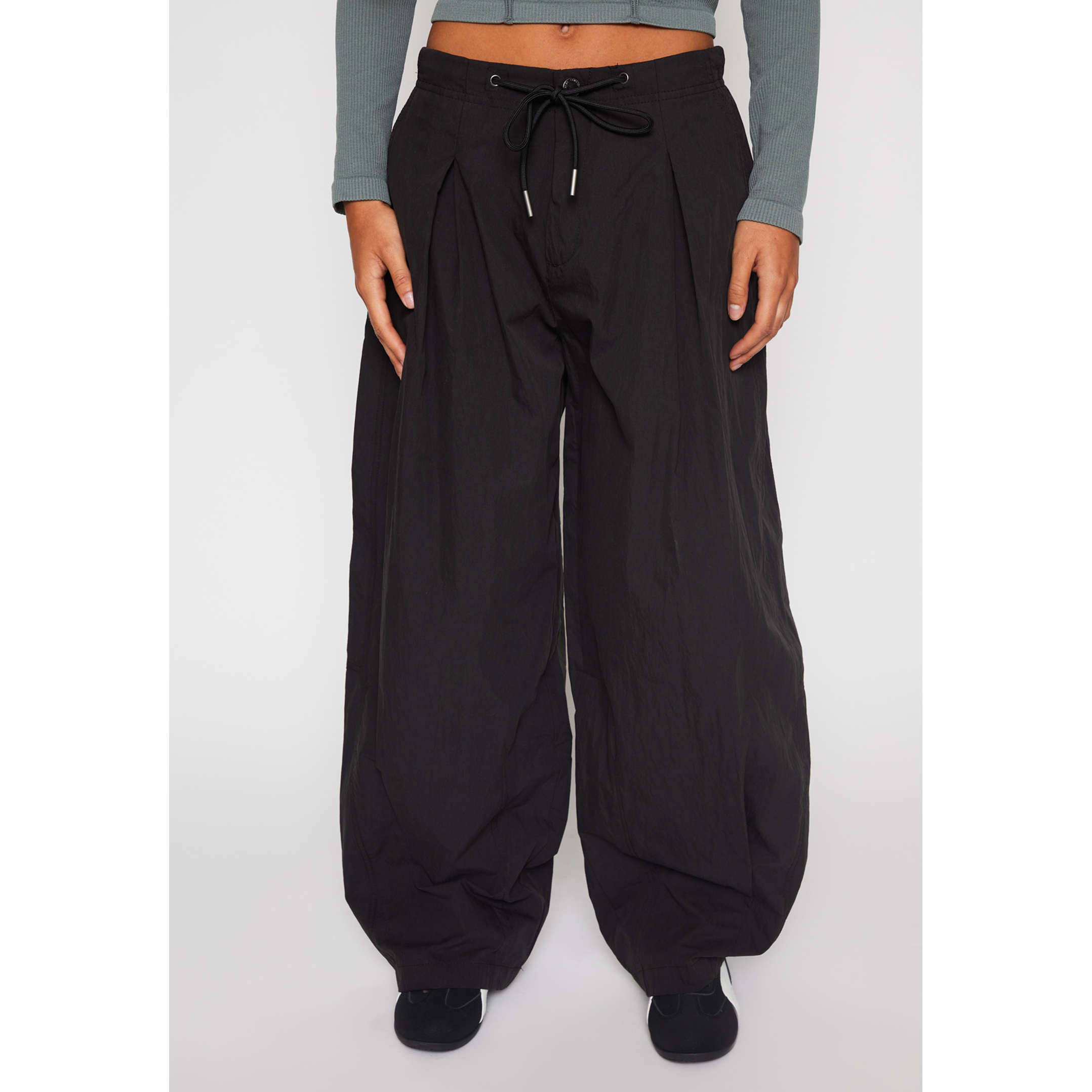Pantalón Parachute Mujer Negro Familyshop 1