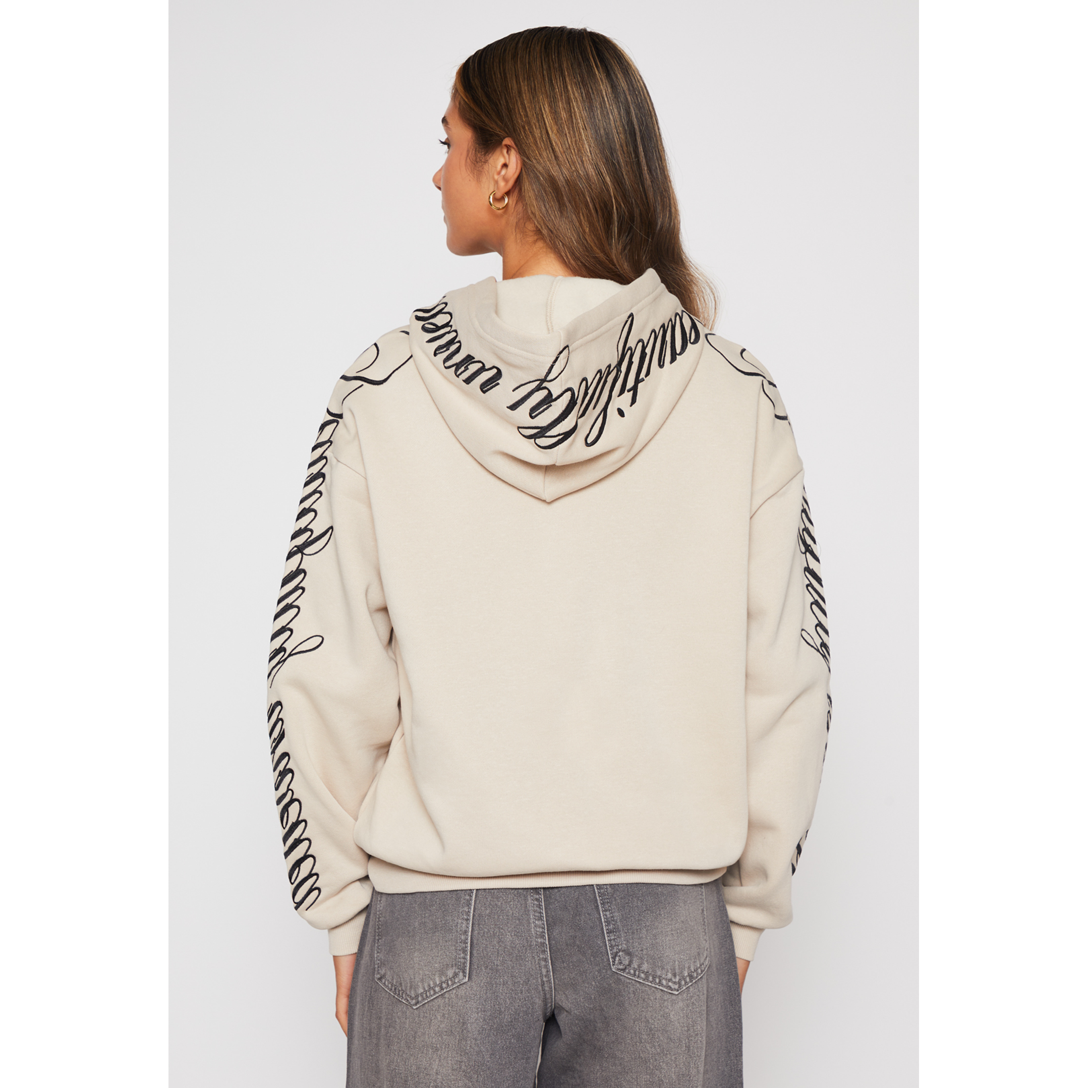 Polerón Bordado Letras Mujer Beige Familyshop 2