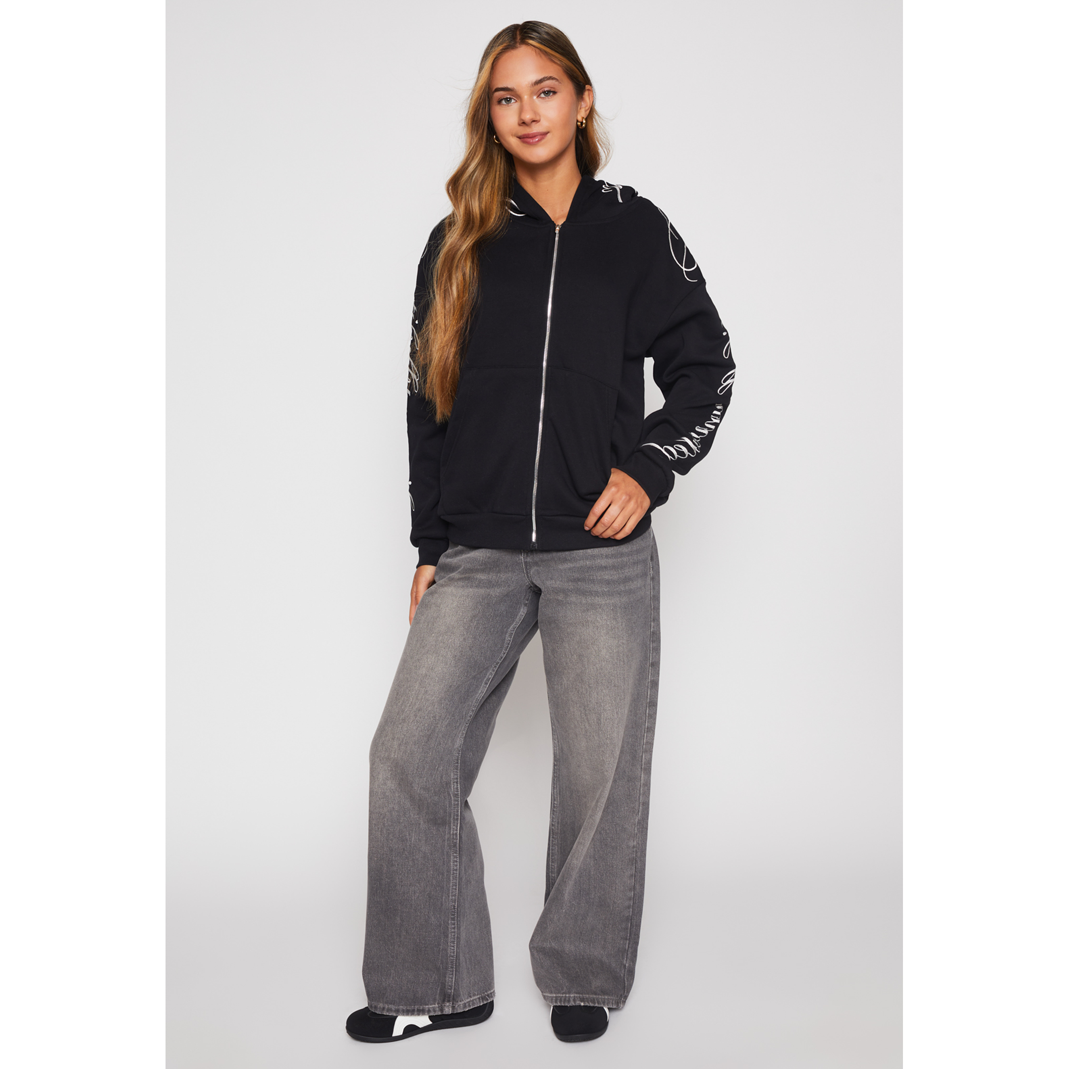 Polerón Bordado Cierre Mujer Negro Familyshop 3