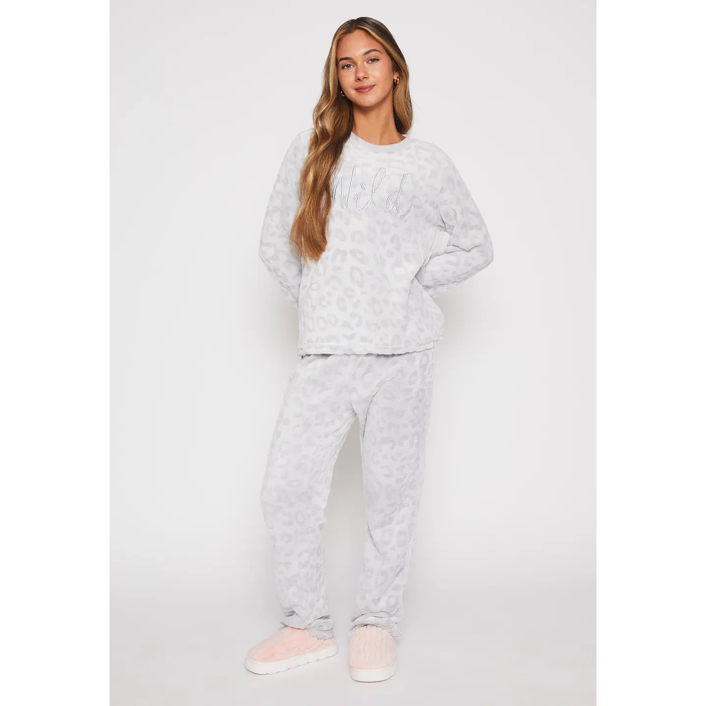 Pijama Peludo Textura Mujer Gris Familyshop 2