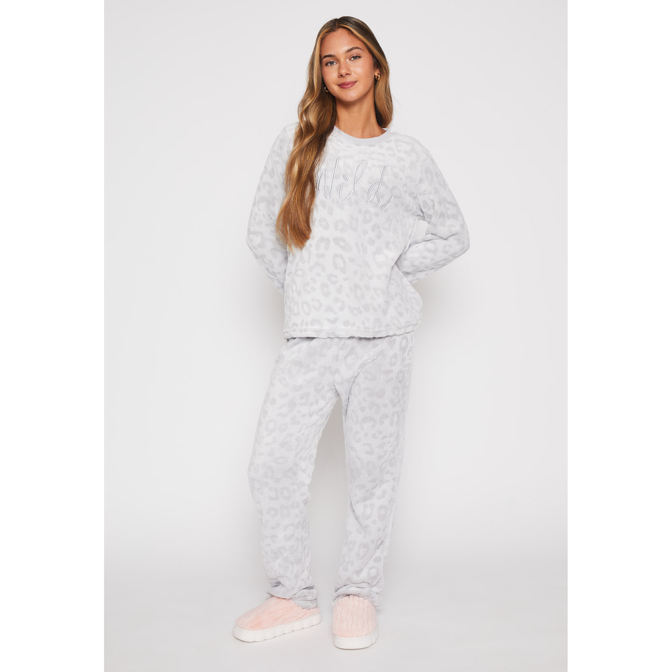 Pijama Peludo Textura Mujer Gris Familyshop 2