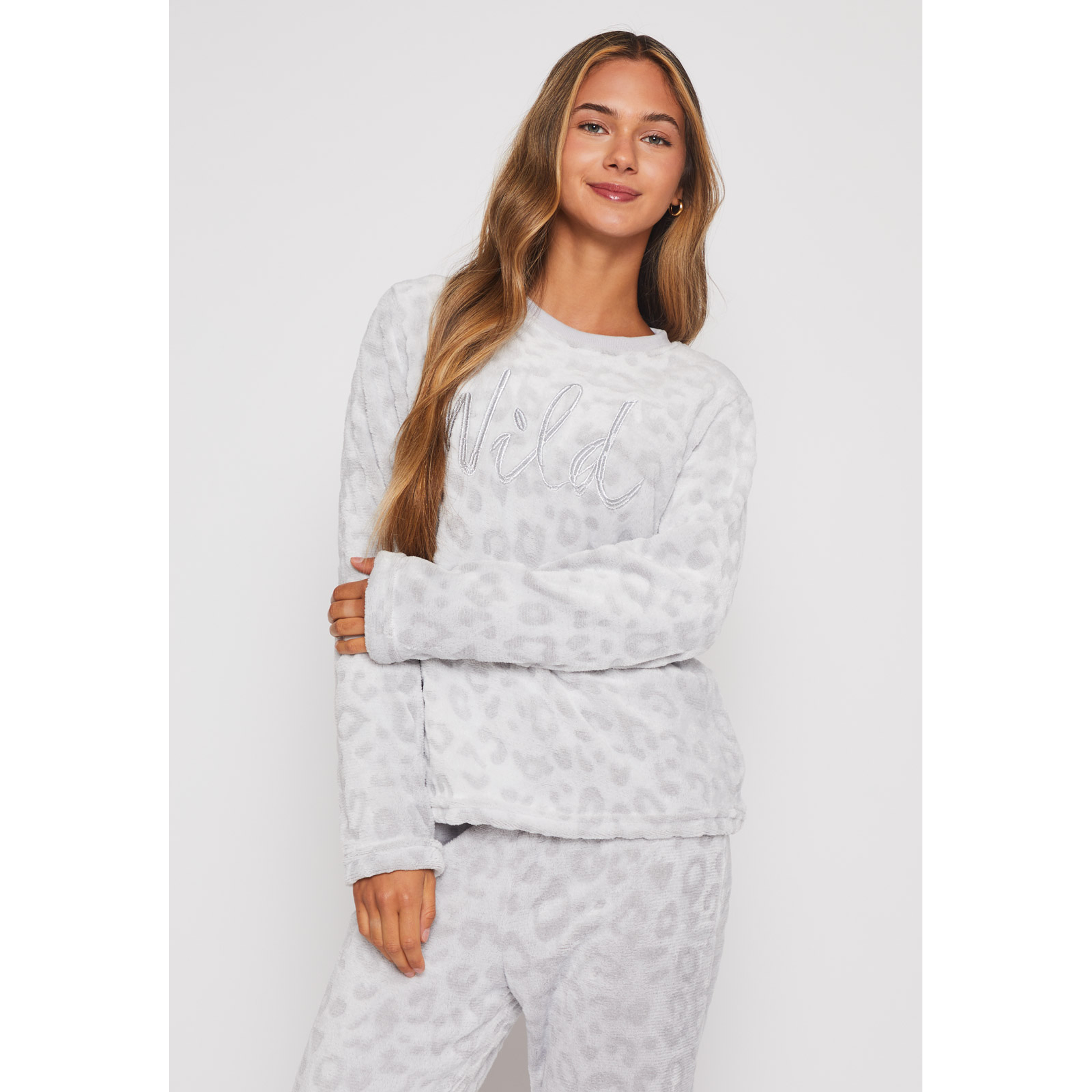 Pijama Peludo Textura Mujer Gris Familyshop 1