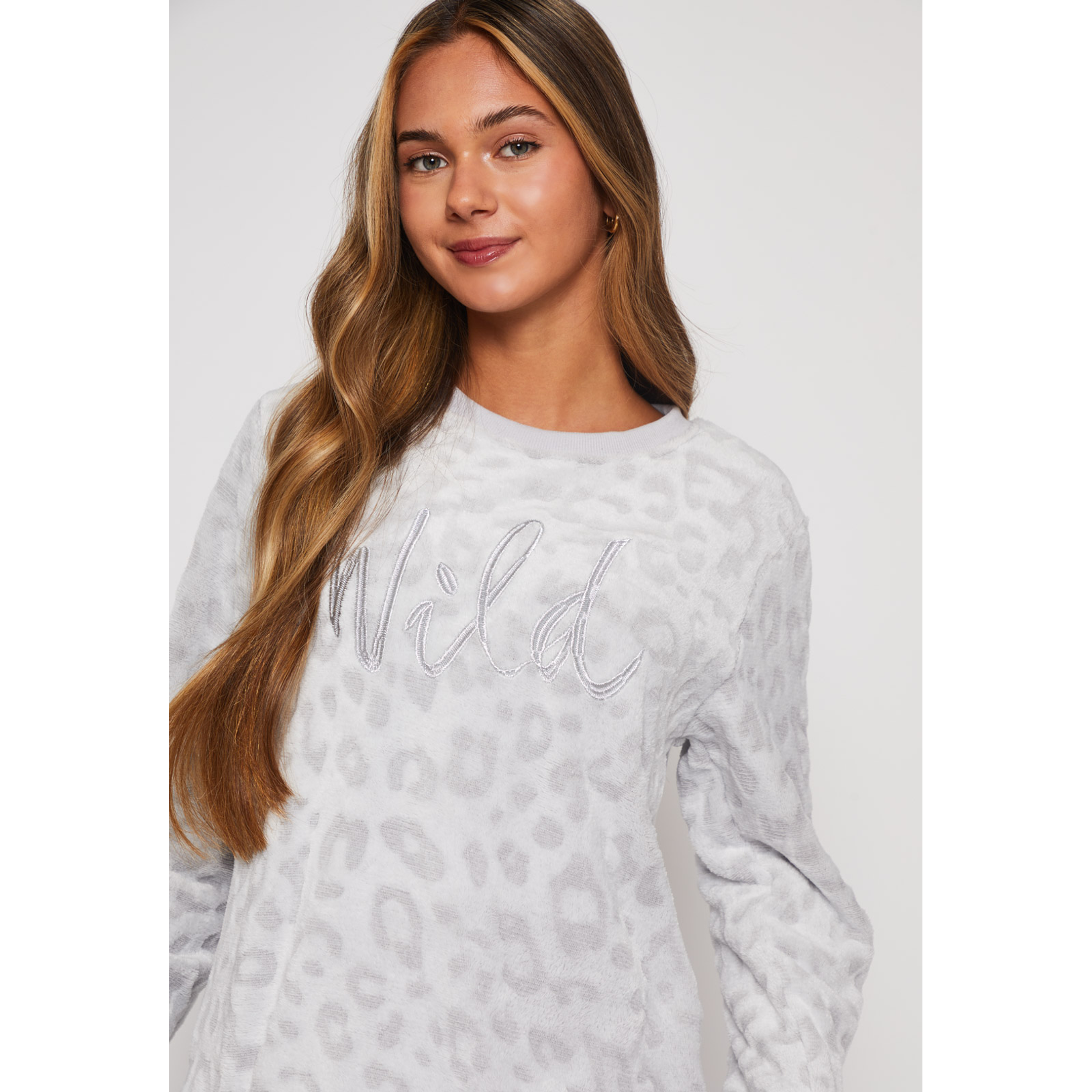 Pijama Peludo Textura Mujer Gris Familyshop 4