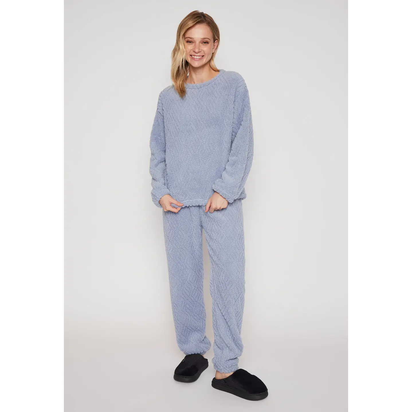 Pijama Peludo Mujer Gris Familyshop 2