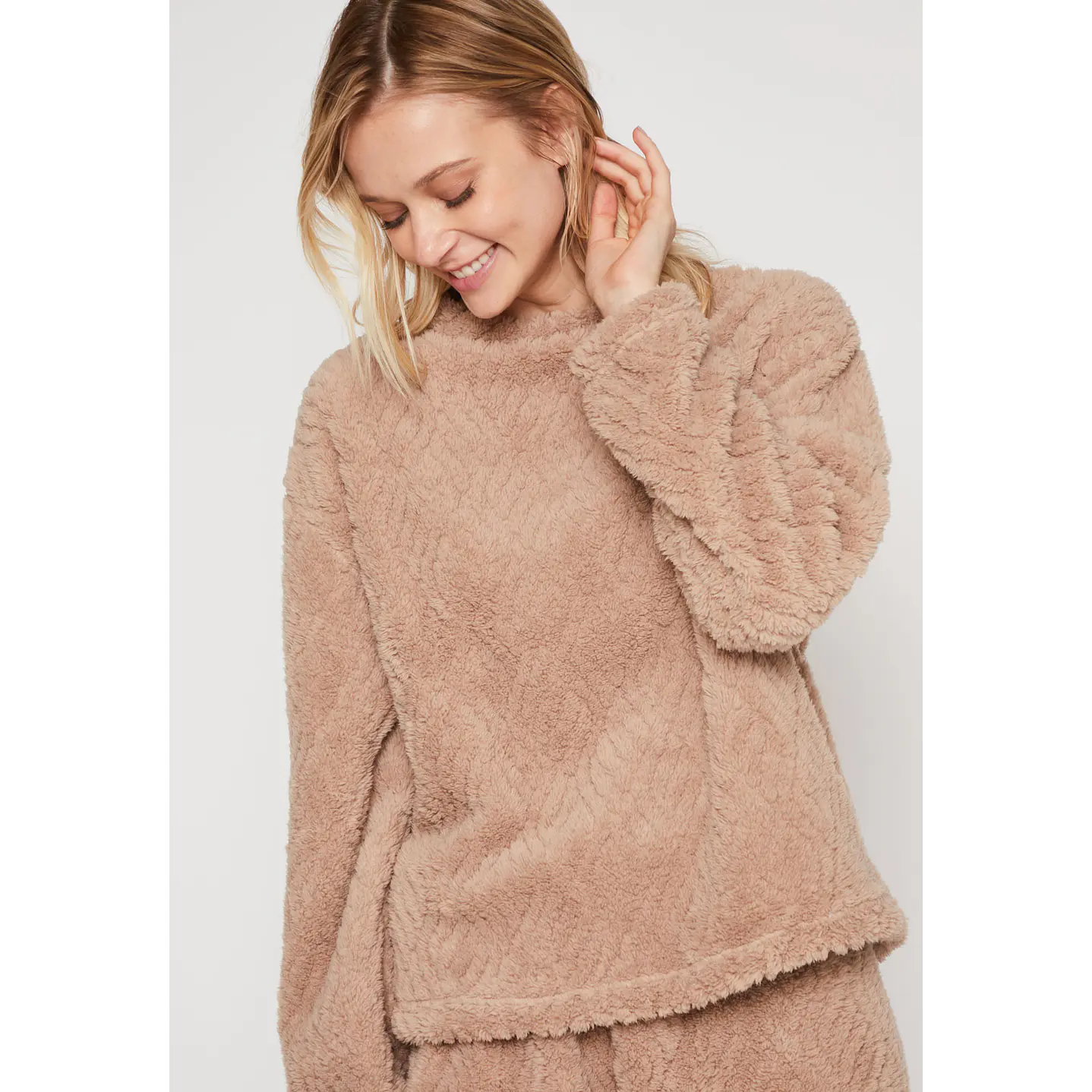 Pijama Peludo Mujer Beige Familyshop 1
