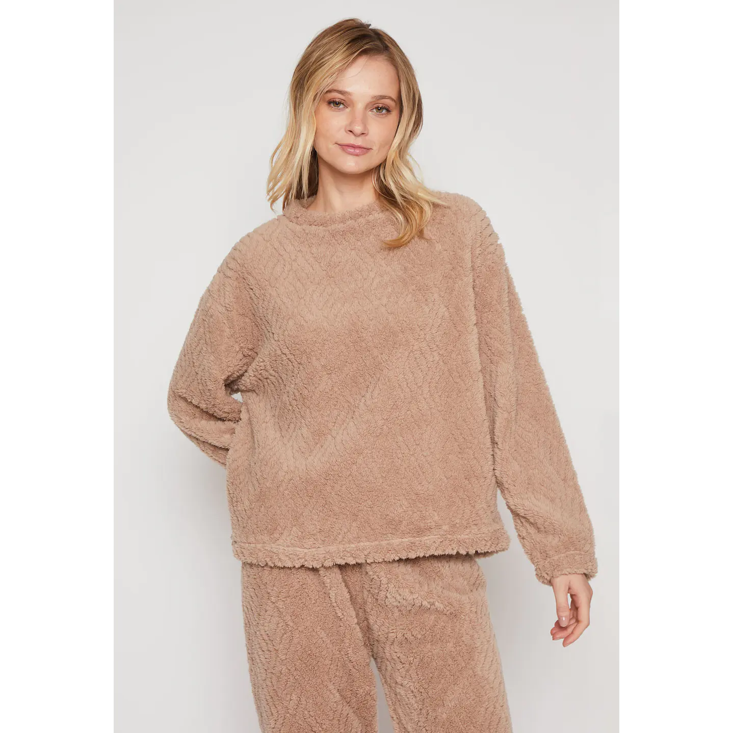 Pijama Peludo Mujer Beige Familyshop 4