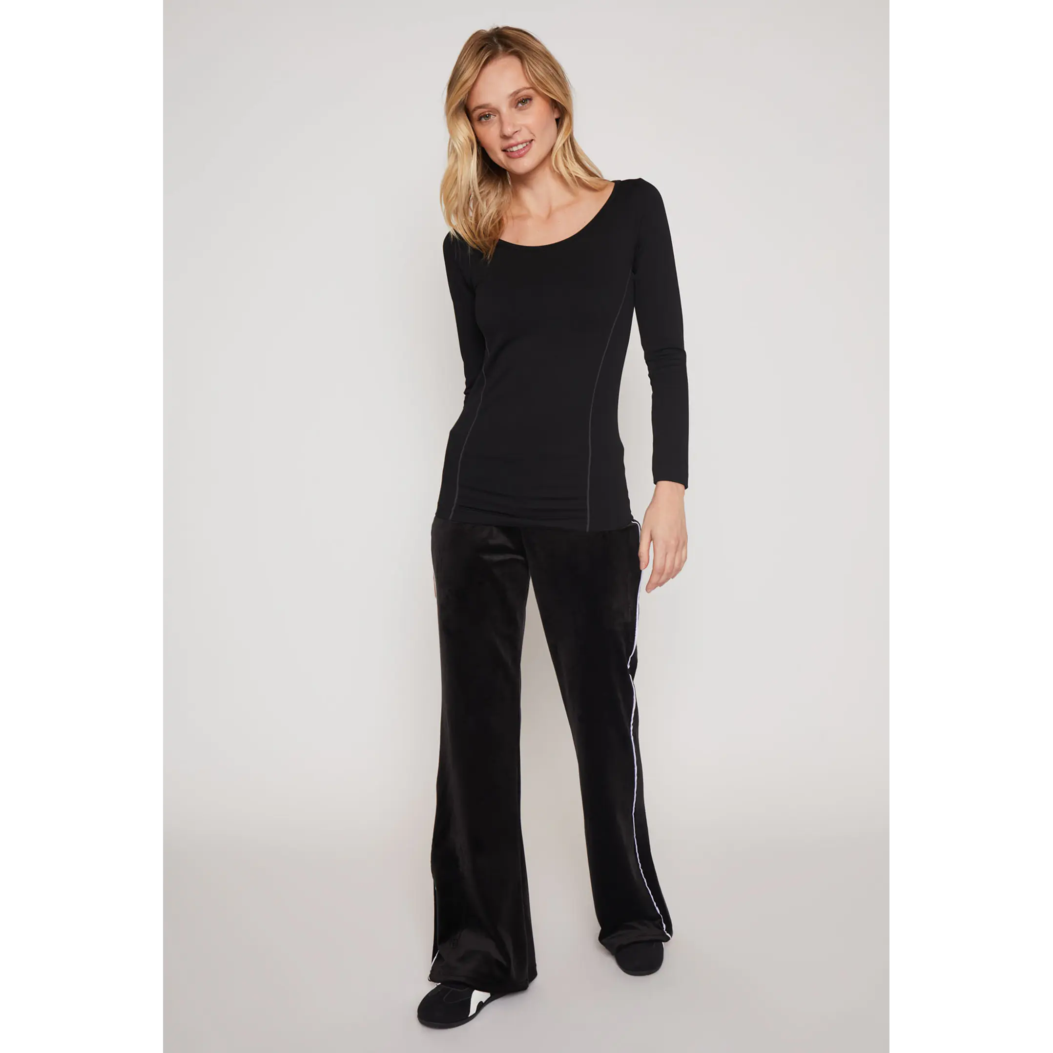 Pantalón Buzo Plush Mujer Negro Familyshop 4