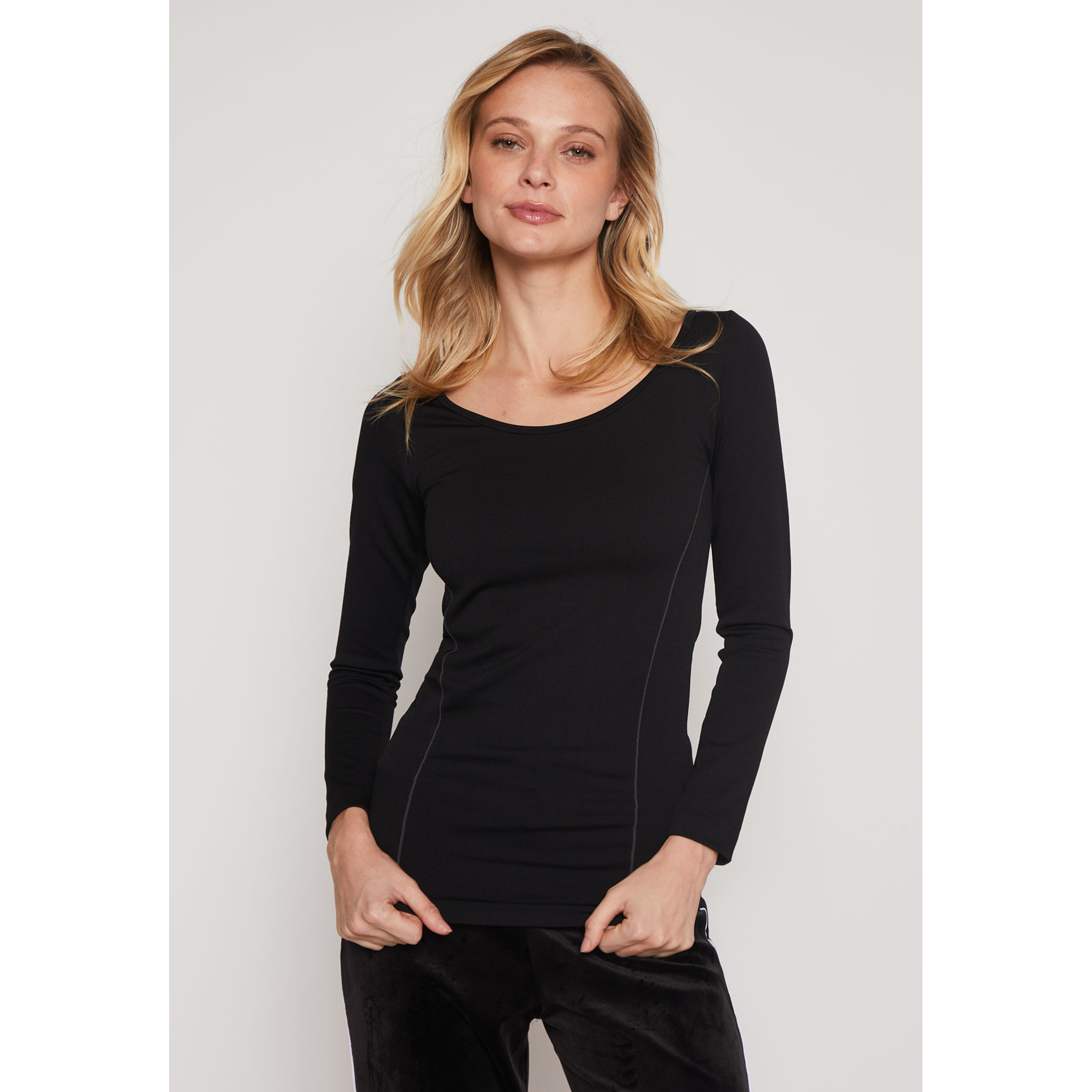 Camiseta Slim Mujer Negro Familyshop 1