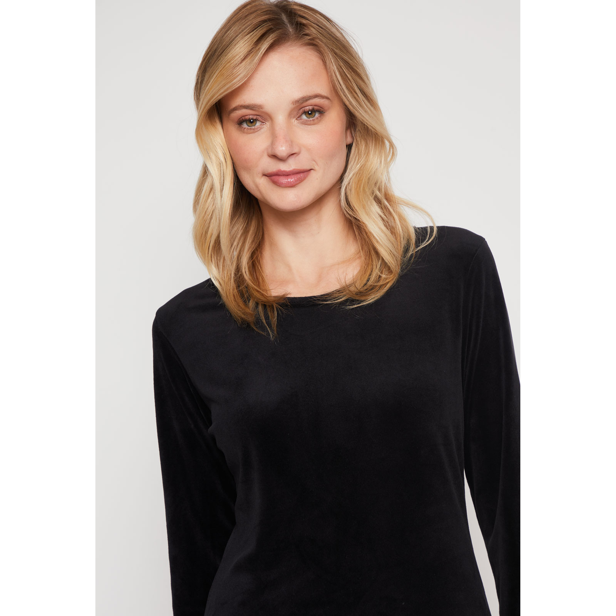 Polera Plush Mujer Negro Familyshop 2