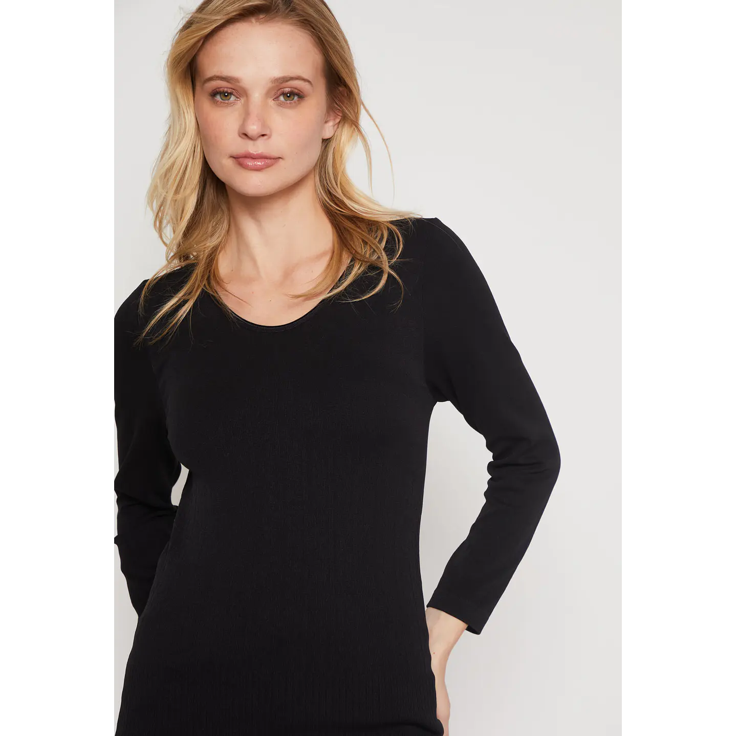 Camiseta Primera Capa Mujer Negro Familyshop 2