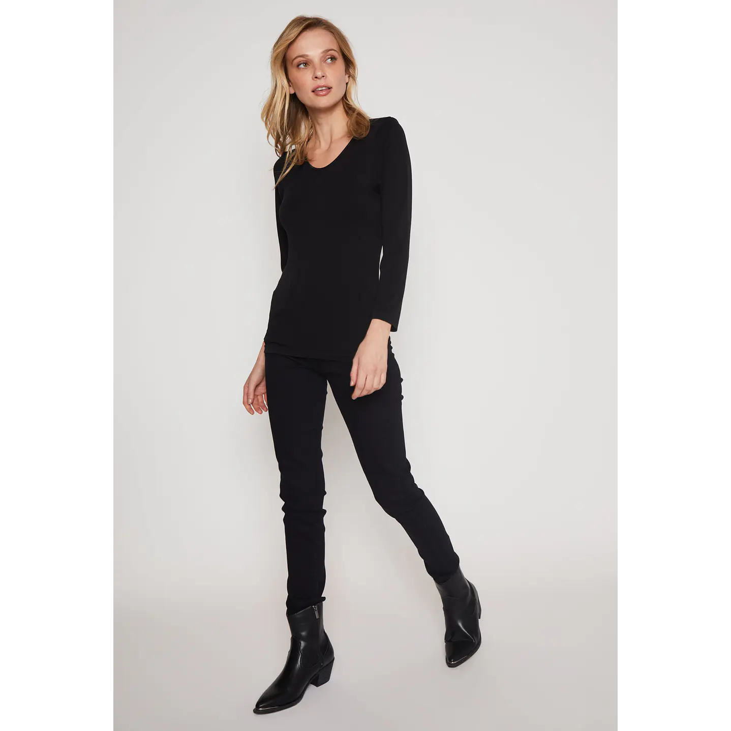 Camiseta Primera Capa Mujer Negro Familyshop 4