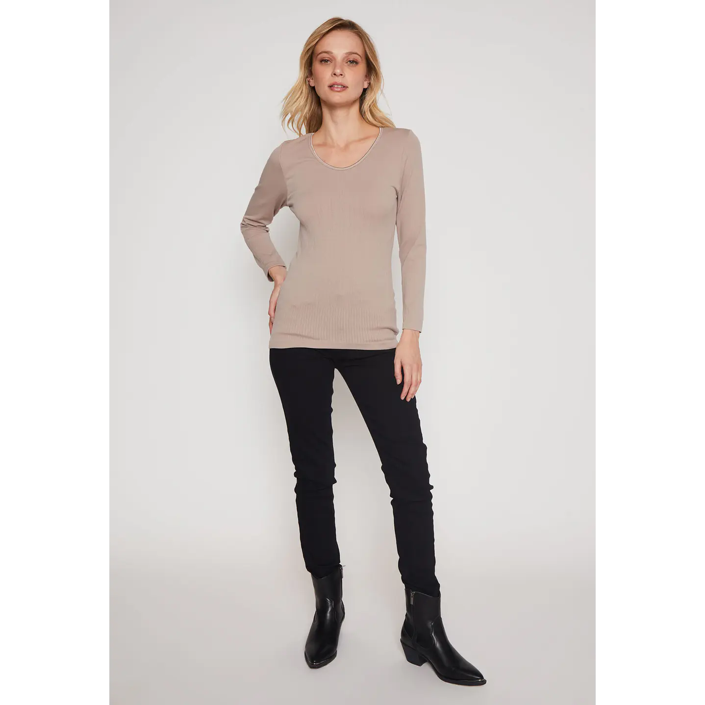 Camiseta Primera Capa Mujer Arena Familyshop 4