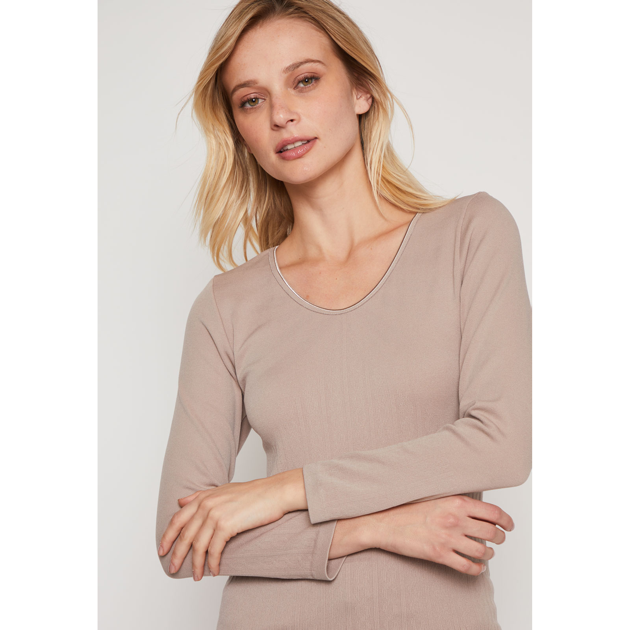 Camiseta Primera Capa Mujer Arena Familyshop 2