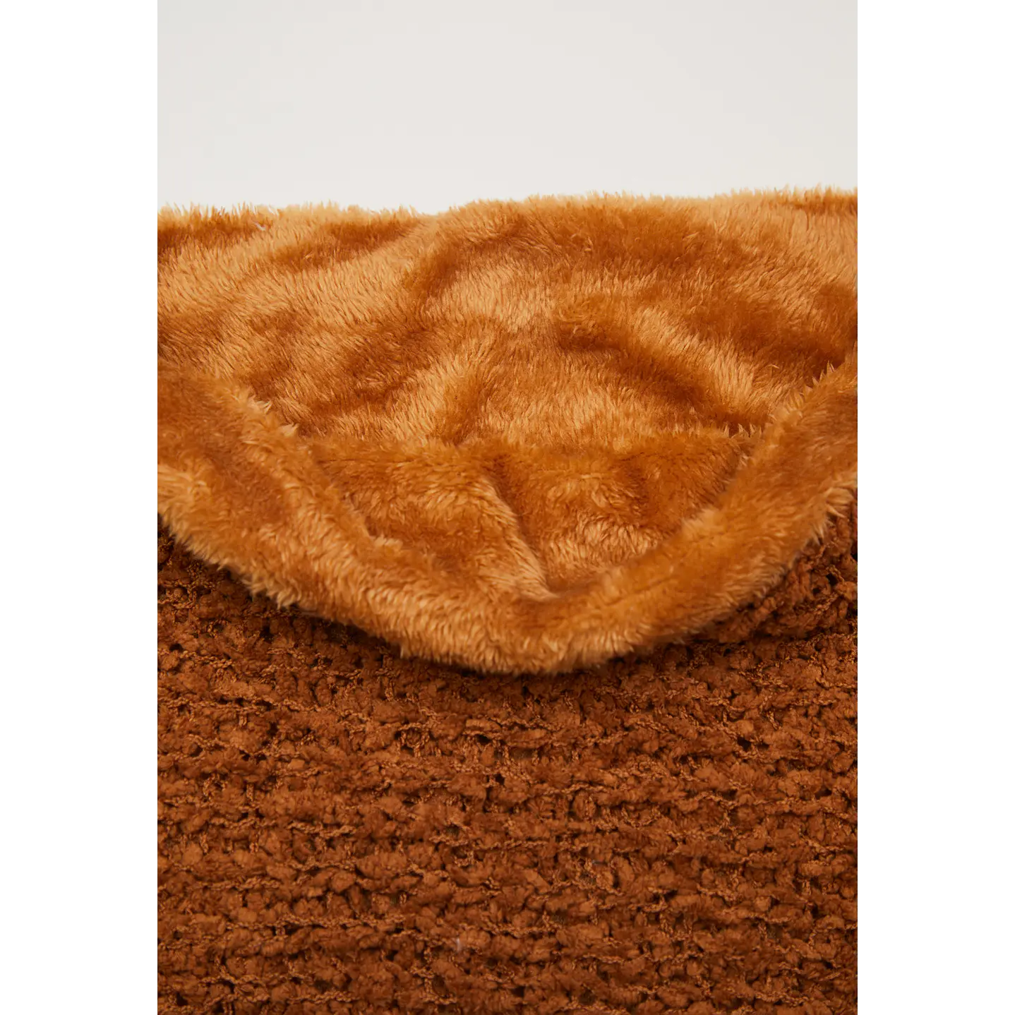 Cuello Corderito Mujer Café Familyshop 2