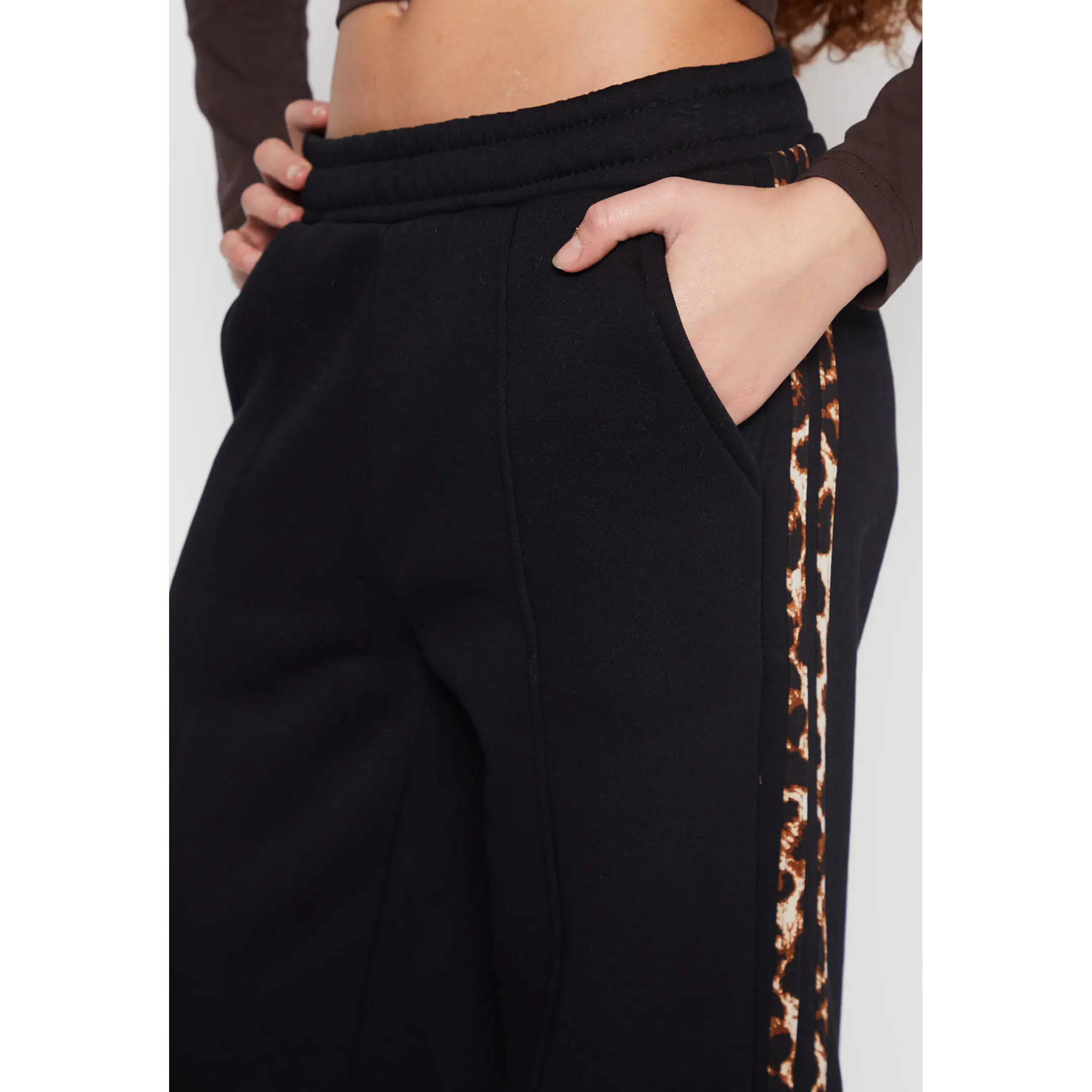 Pantalón Buzo Wide Leg Leopard Lola Negro Familyshop 3