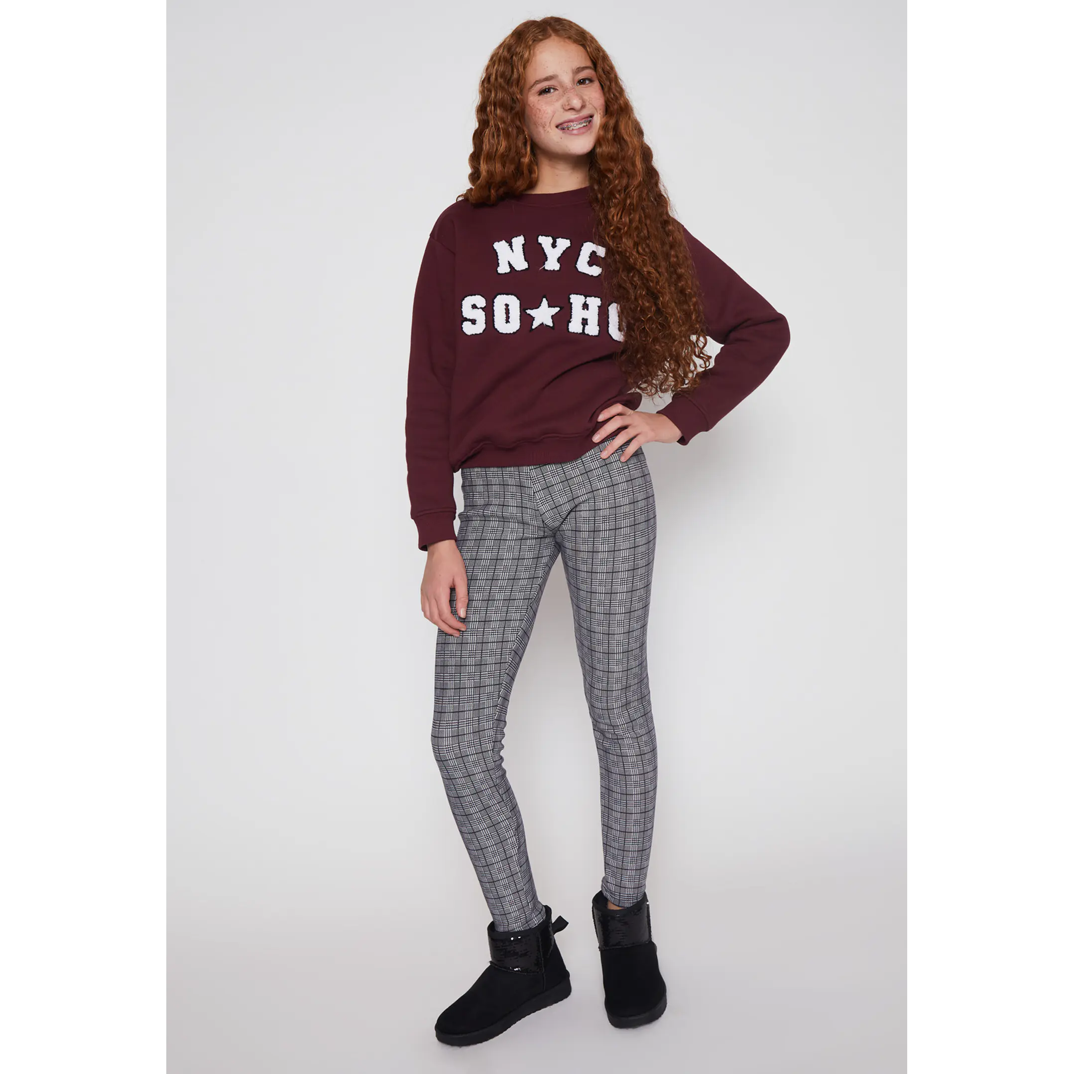 Polerón Chenille Varsity Lola Burdeo Familyshop 4