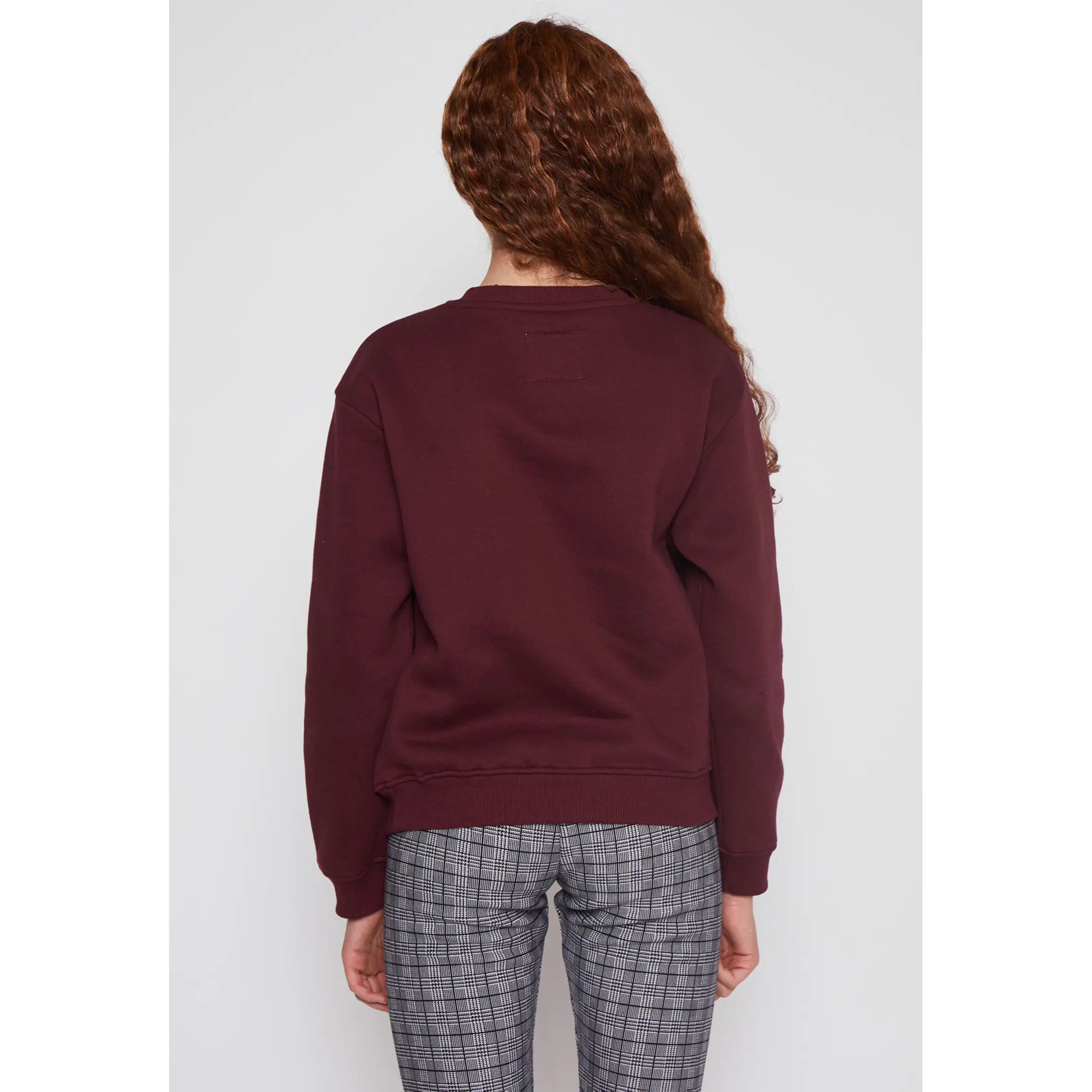 Polerón Chenille Varsity Lola Burdeo Familyshop 2