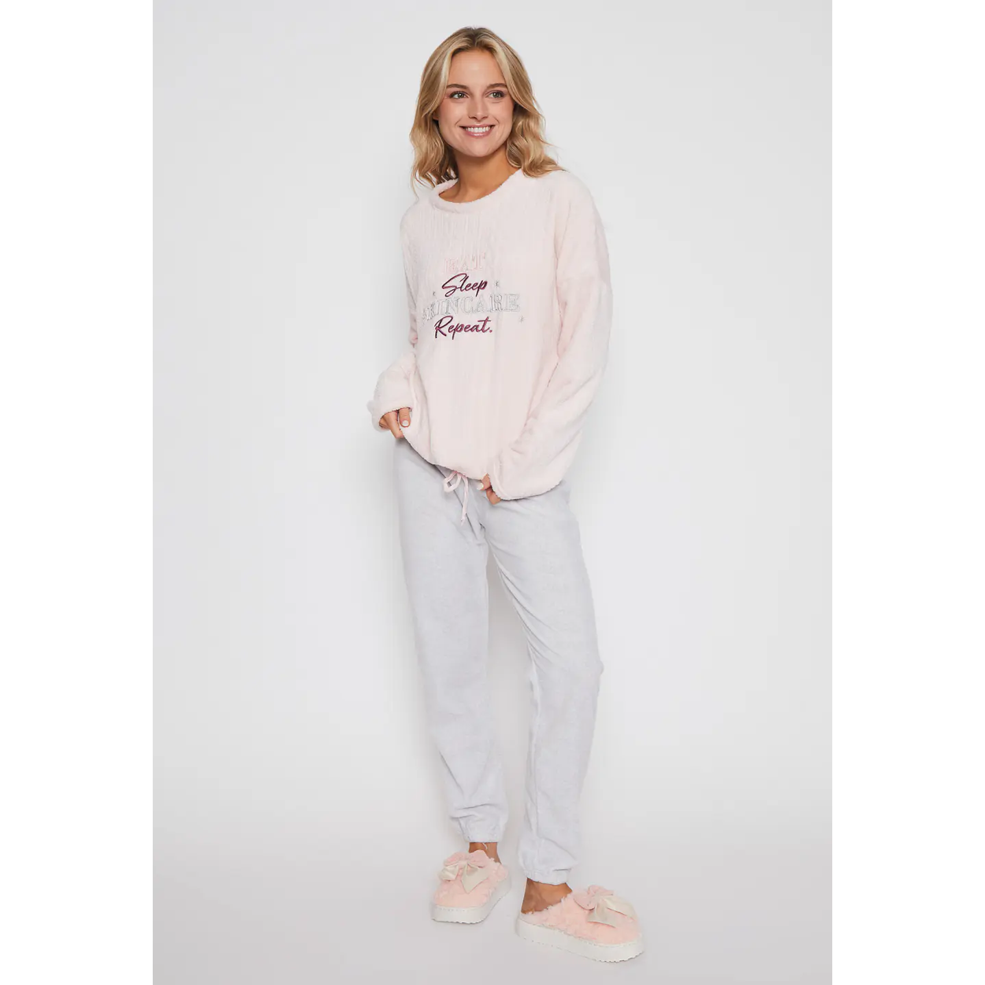 Pijama Polar Bordado Mujer Rosado Familyshop 1