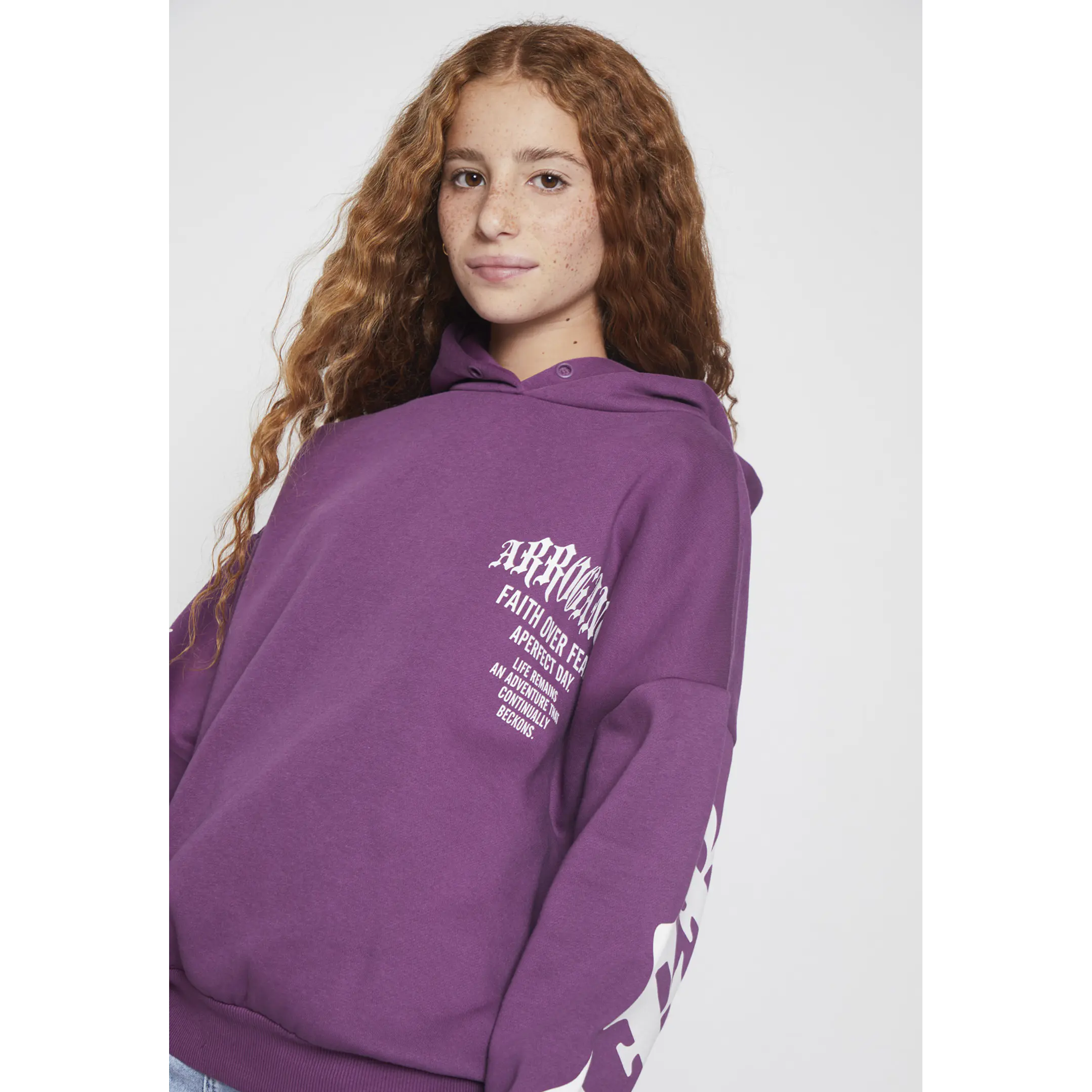 Polerón Gothic Lola Morado Familyshop 3