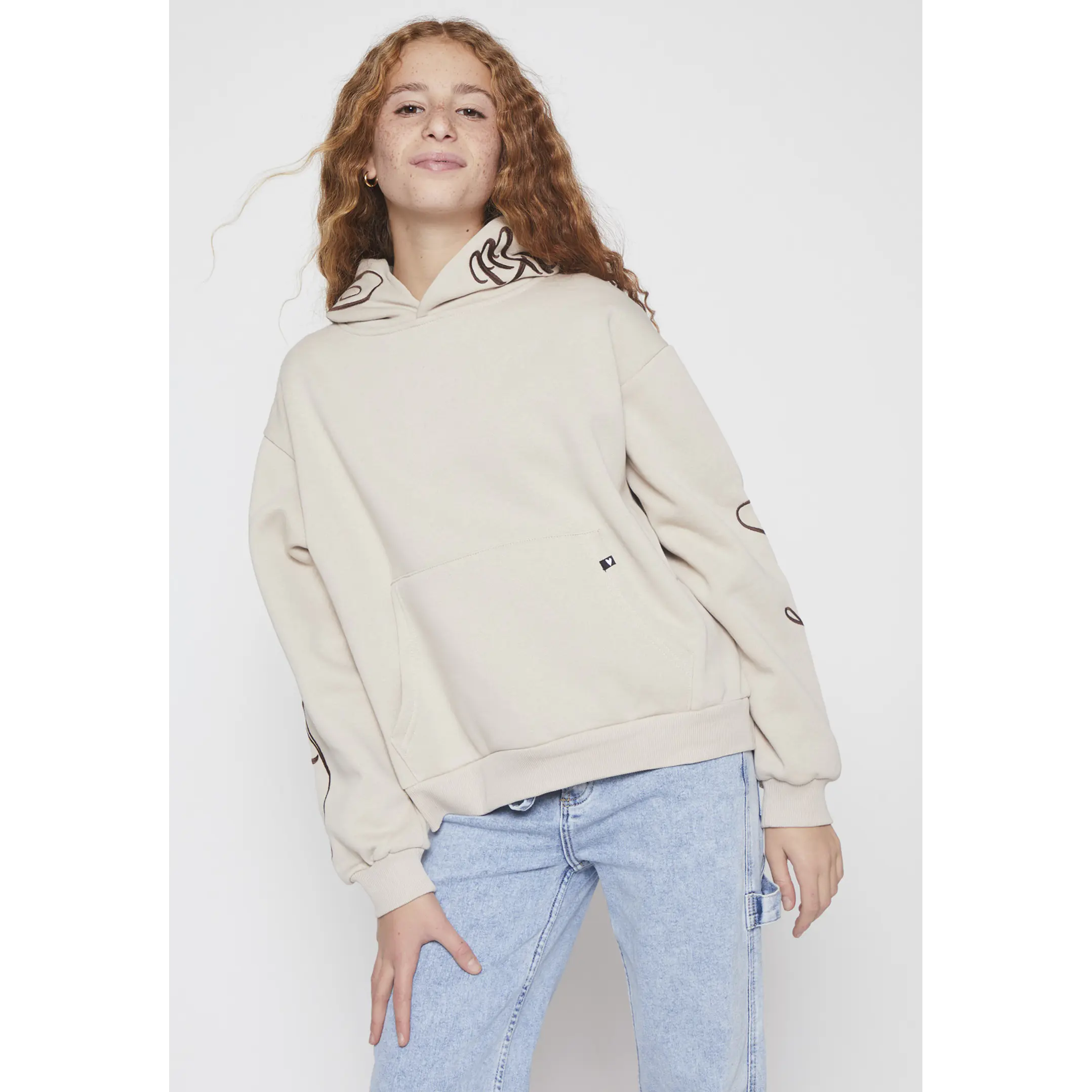Polerón Bordado Lola Beige Familyshop 1