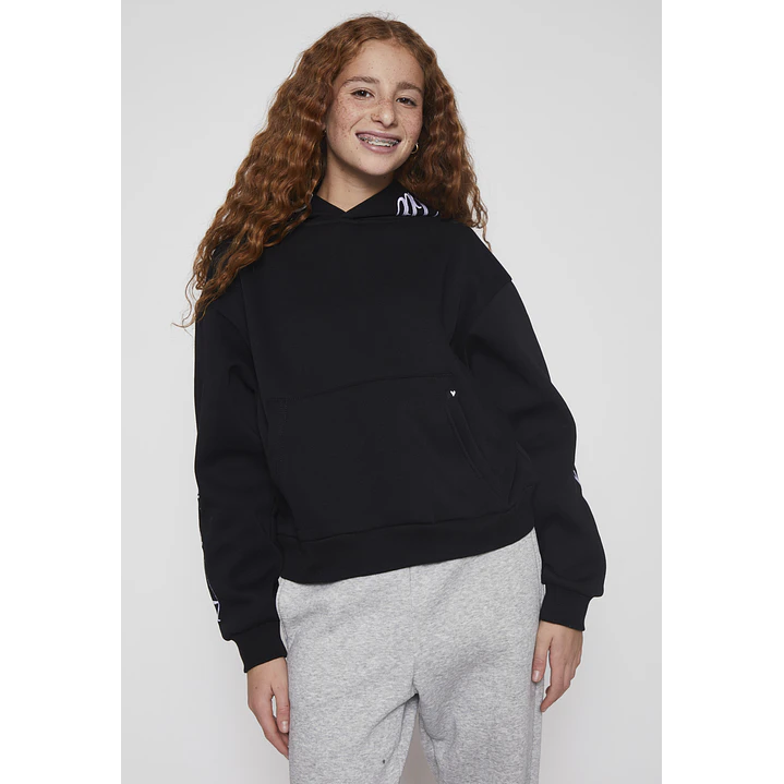 Polerón Bordado Mangas Lola Negro Familyshop 1