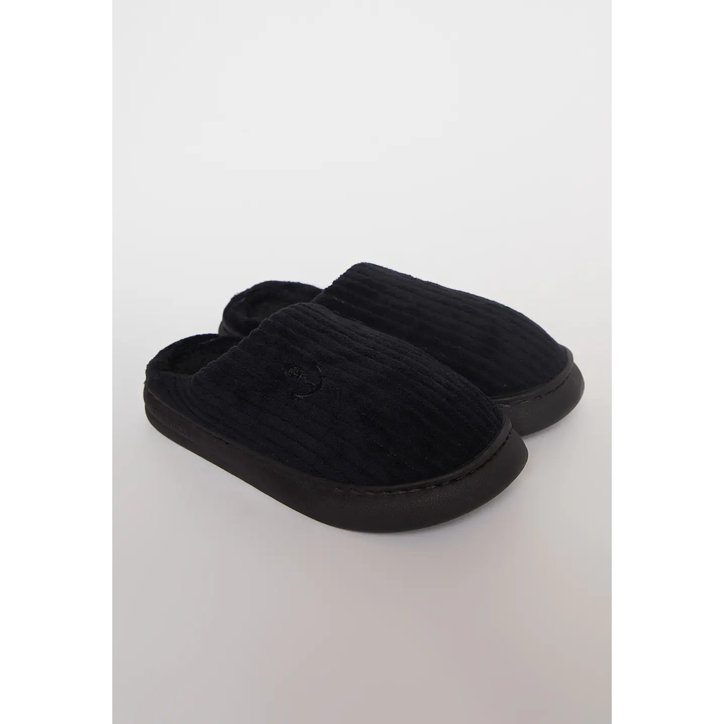 Pantufla Acolchada Lineas  Hombre Negro Familyshop 2
