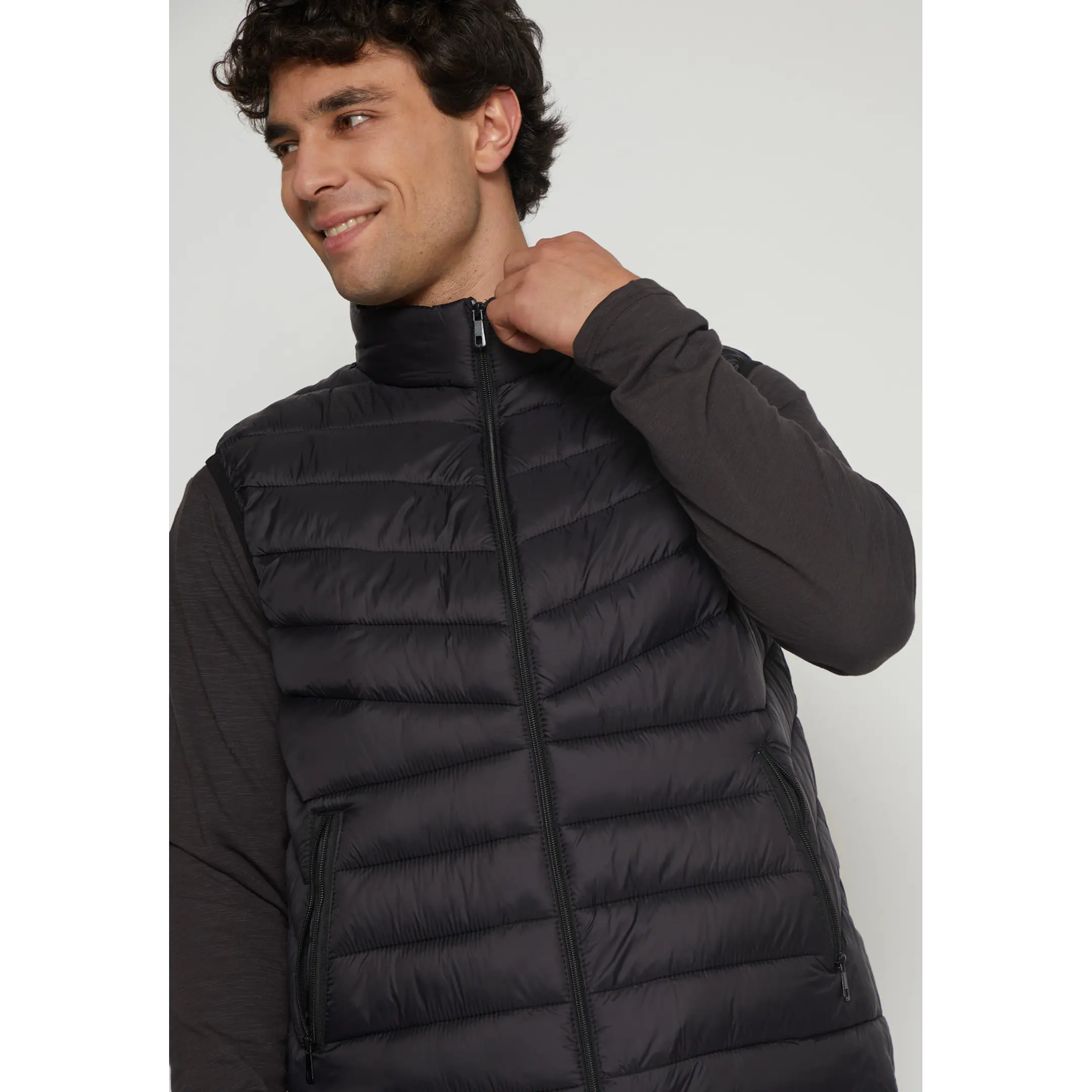 Parka Basic Sin Manga Hombre Negro Familyshop 3